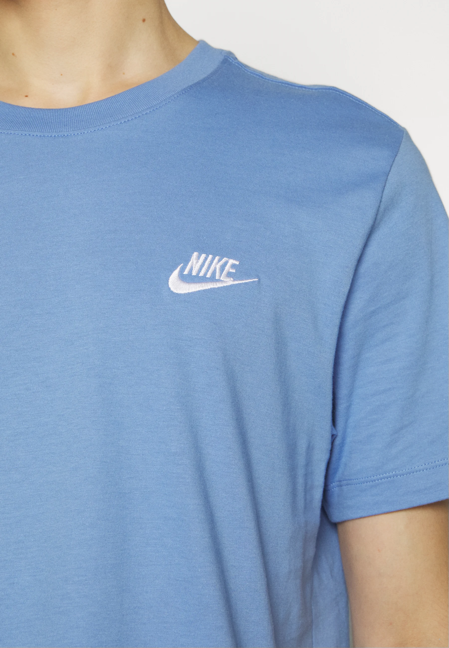 Nike Sportswear CLUB TEE - Camiseta básica