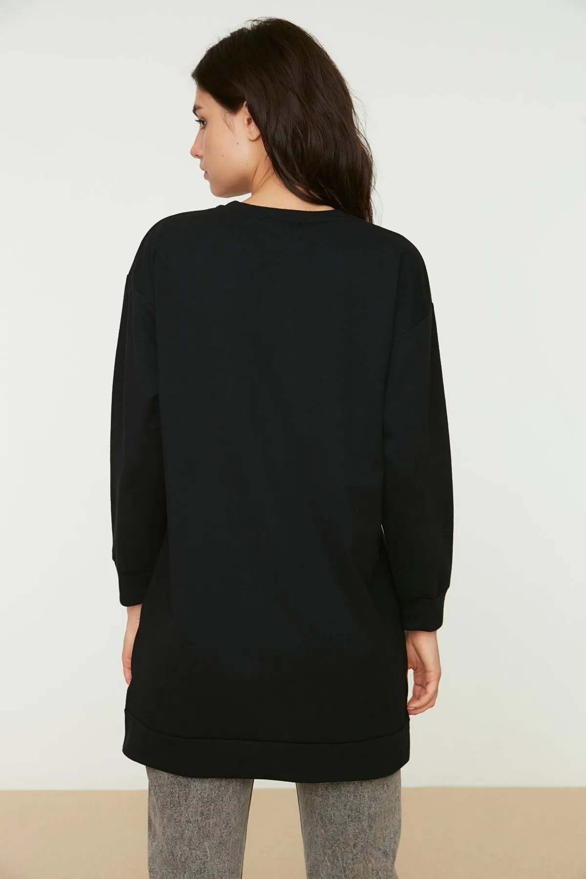 Trendyol Modest  Schwarz-lila Basic-Strick-Sweatshirt mit Rundhalsausschnitt im 2er-Pack TCTAW22TW0152