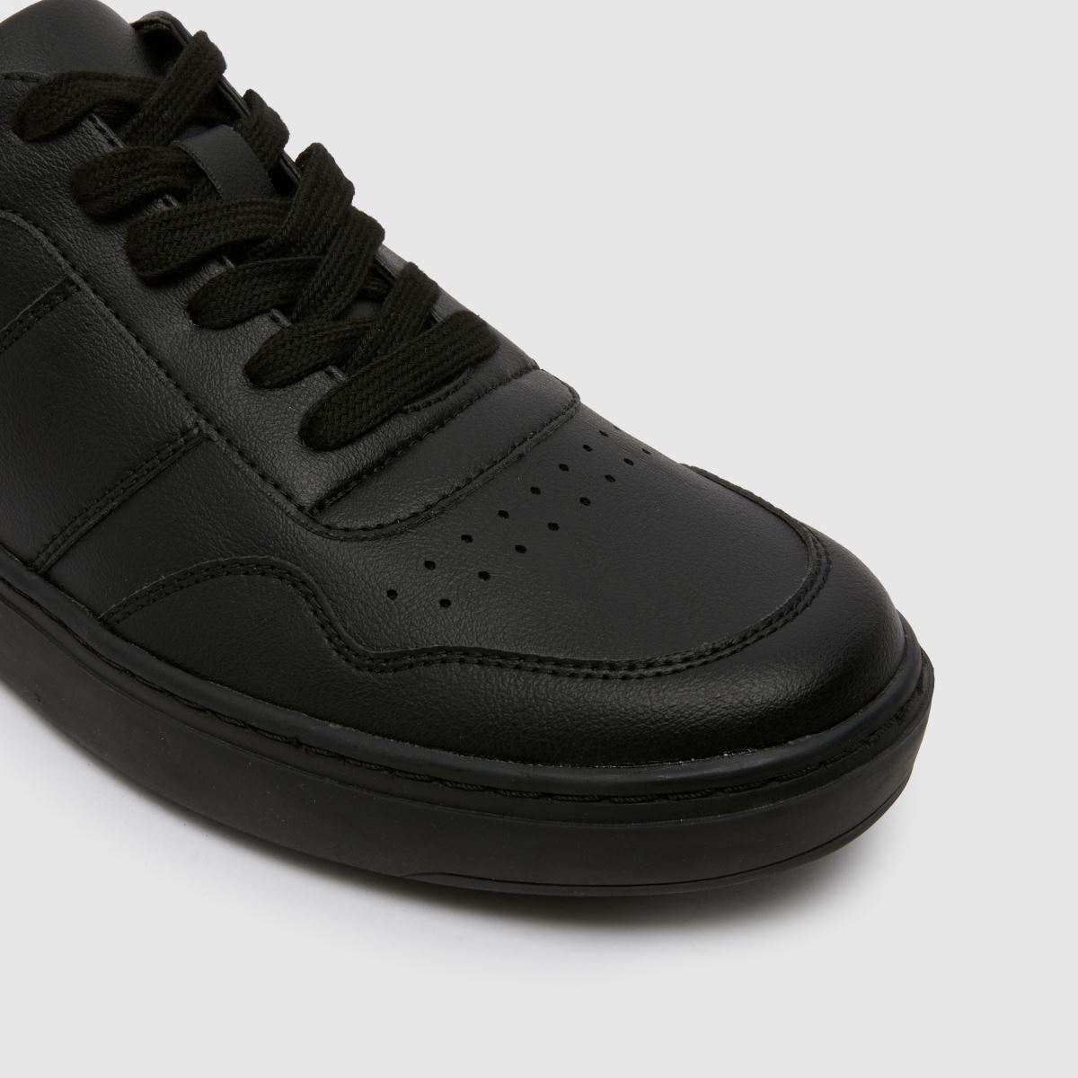 Schuh West csipkés sportcipő fekete színben