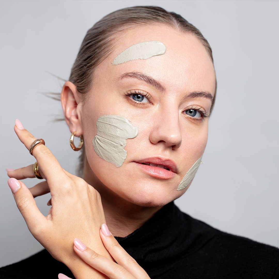 Mascarilla facial iluminadora de barro volcánico Halo de Antipodes