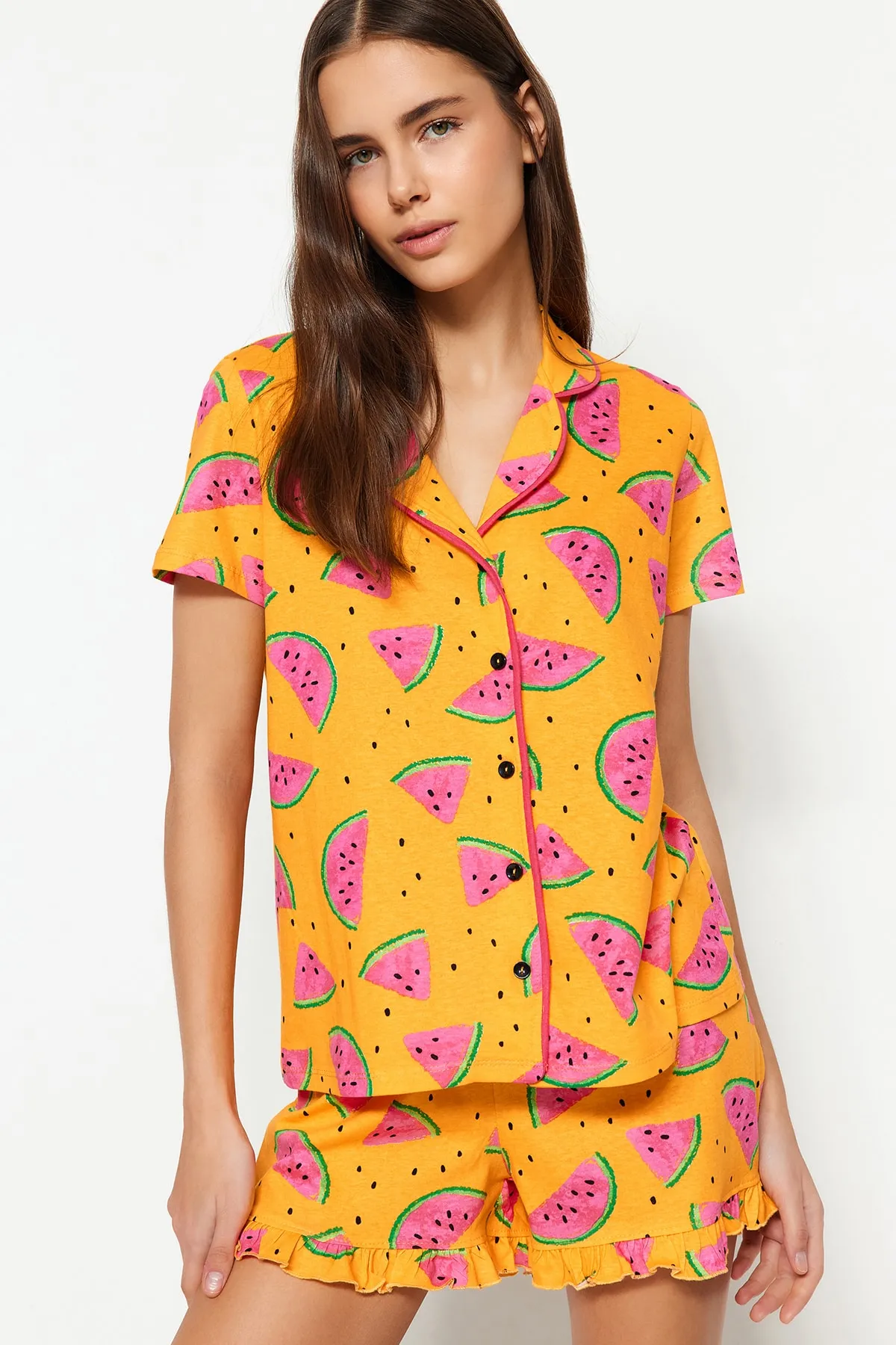 Trendyol Collection  Hellorangees Pyjama-Set aus 100 % Baumwolle mit Wassermelonenmuster und Rüschen, Hemd und Shorts, Strick, THMSS21PT0670