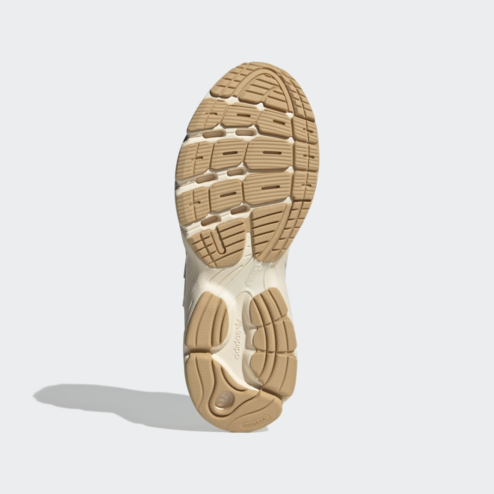 adidas Astir GV9200 / weiss