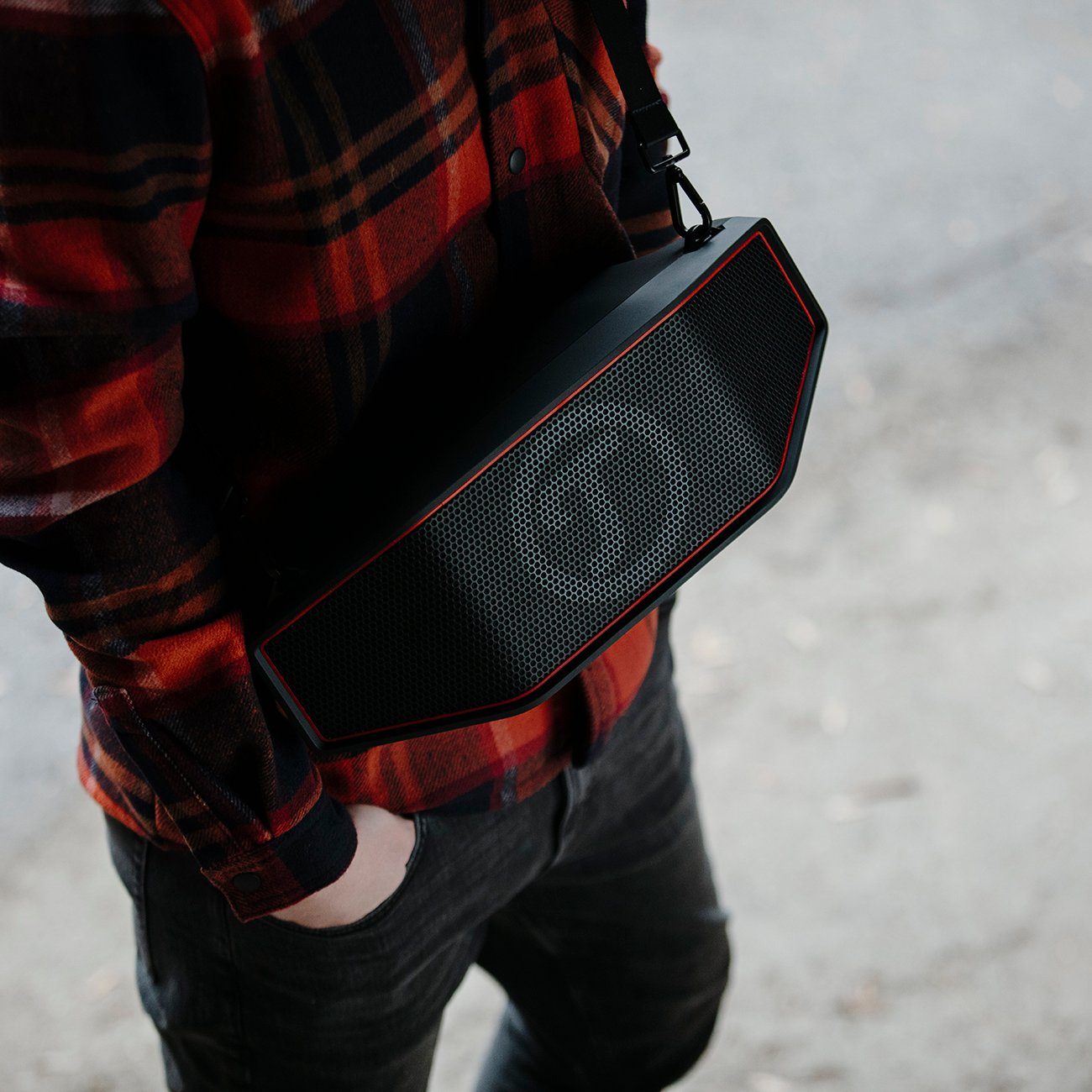 Teufel ROCKSTER CROSS Wireless Lautsprecher (Bluetooth, AUX, 30 W, Strahlwassergeschützt nach IPX5, Party-Modus, Freisprecheinrichtung)