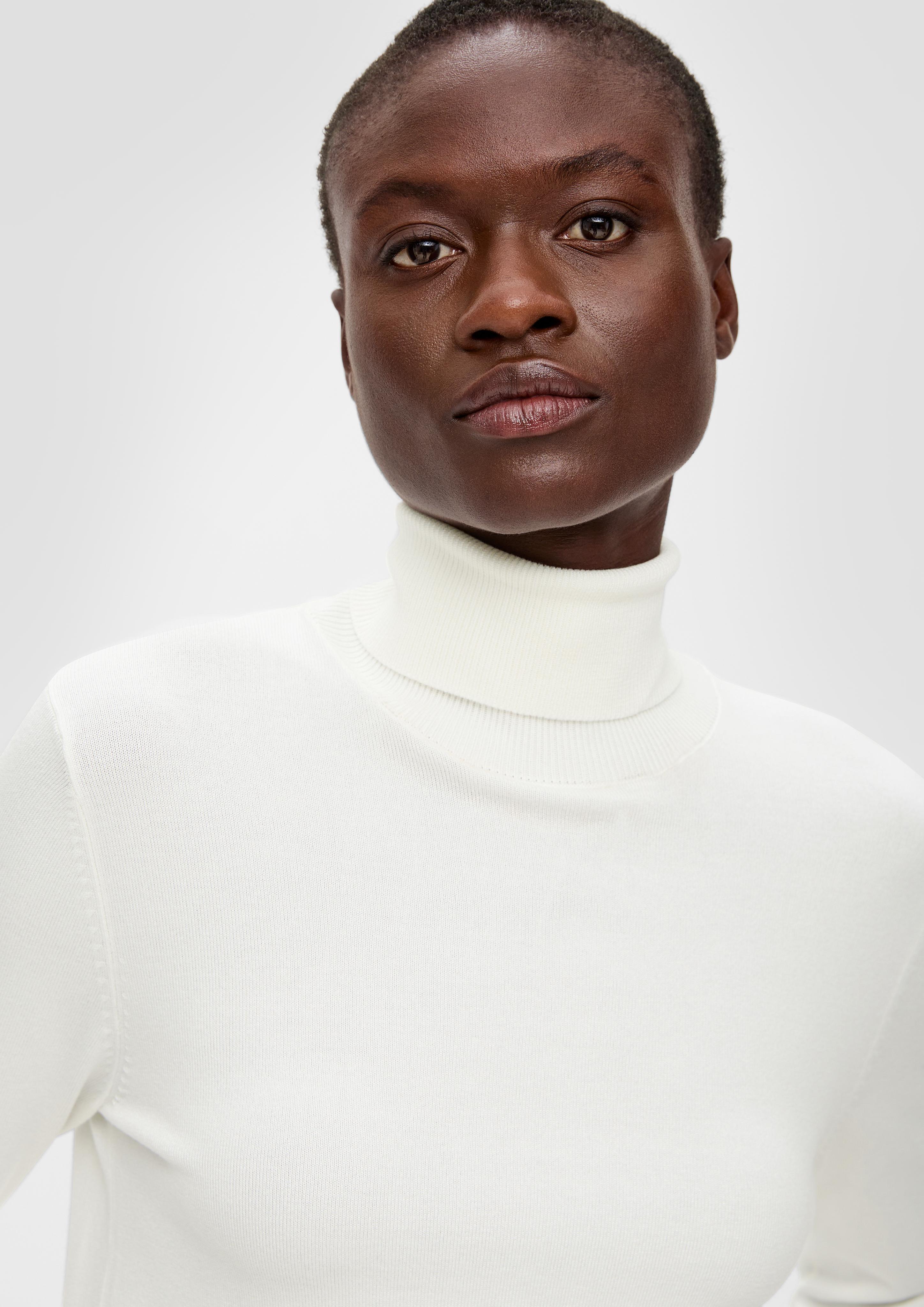 Rollkragenpullover aus Viskosemix  2136081-0200