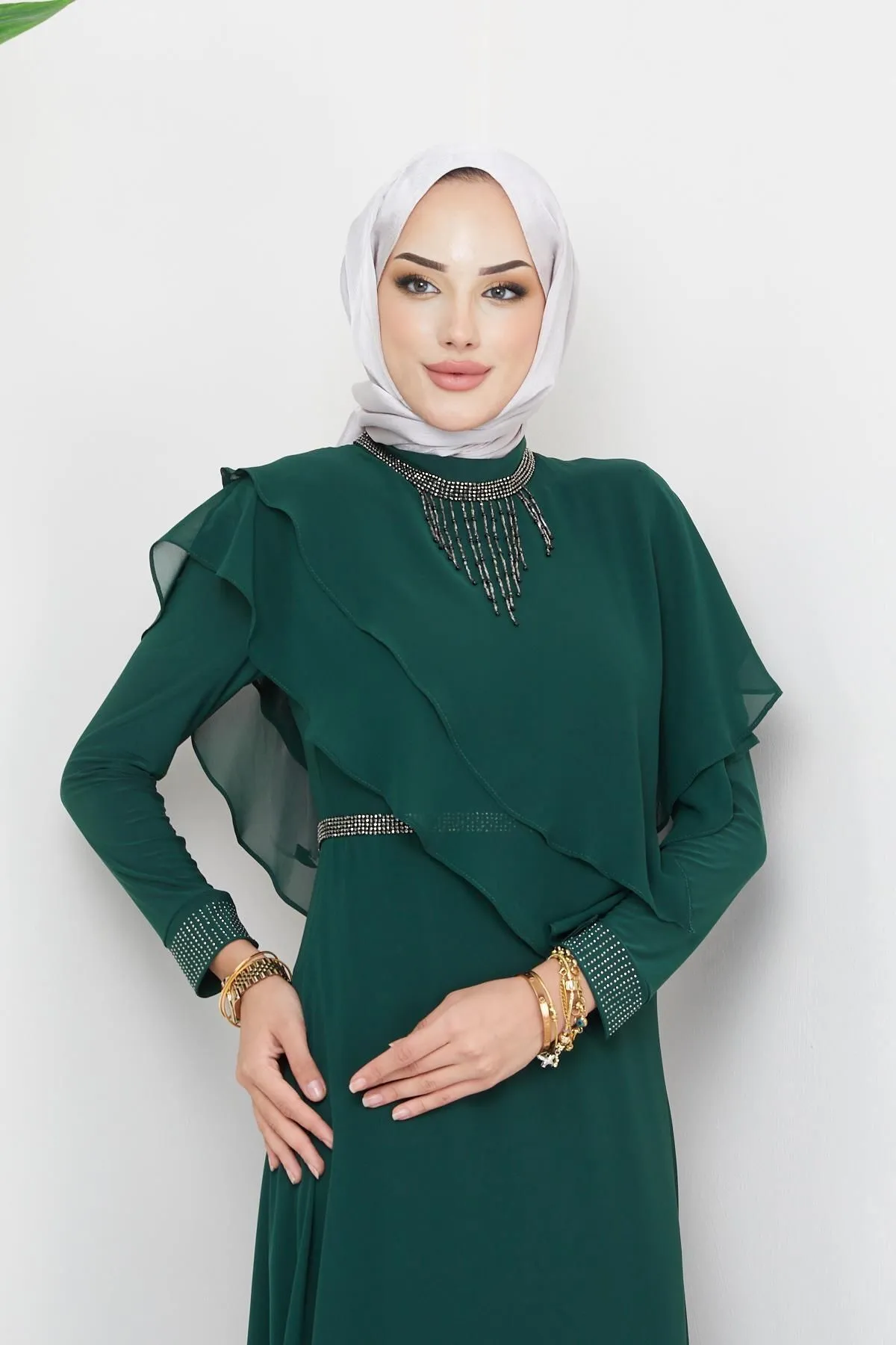 Olcay  Chiffon-Hijab-Abendkleid mit Stein- und Schwungraddetail GRÜN 1651