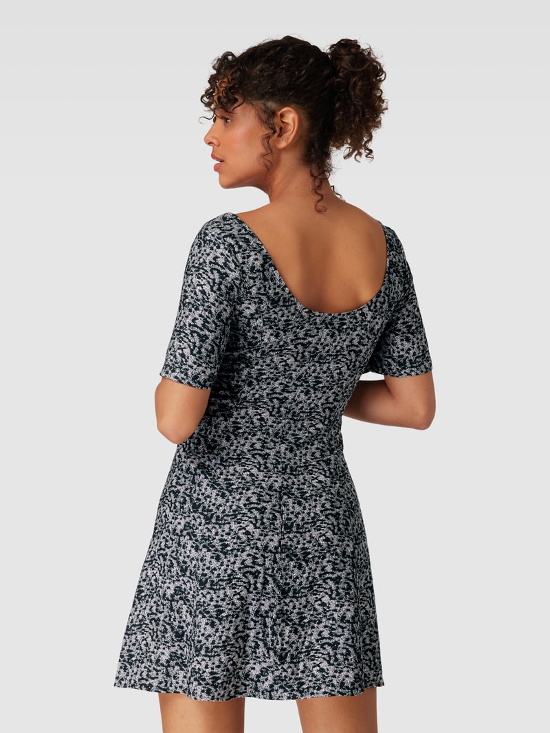 Minikleid mit Label-Stitching in mittelgrau