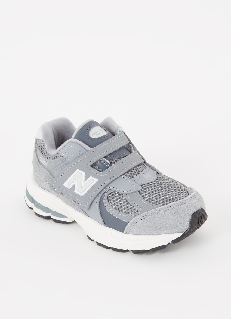 Teniși New Balance 2002 cu detalii din plasă