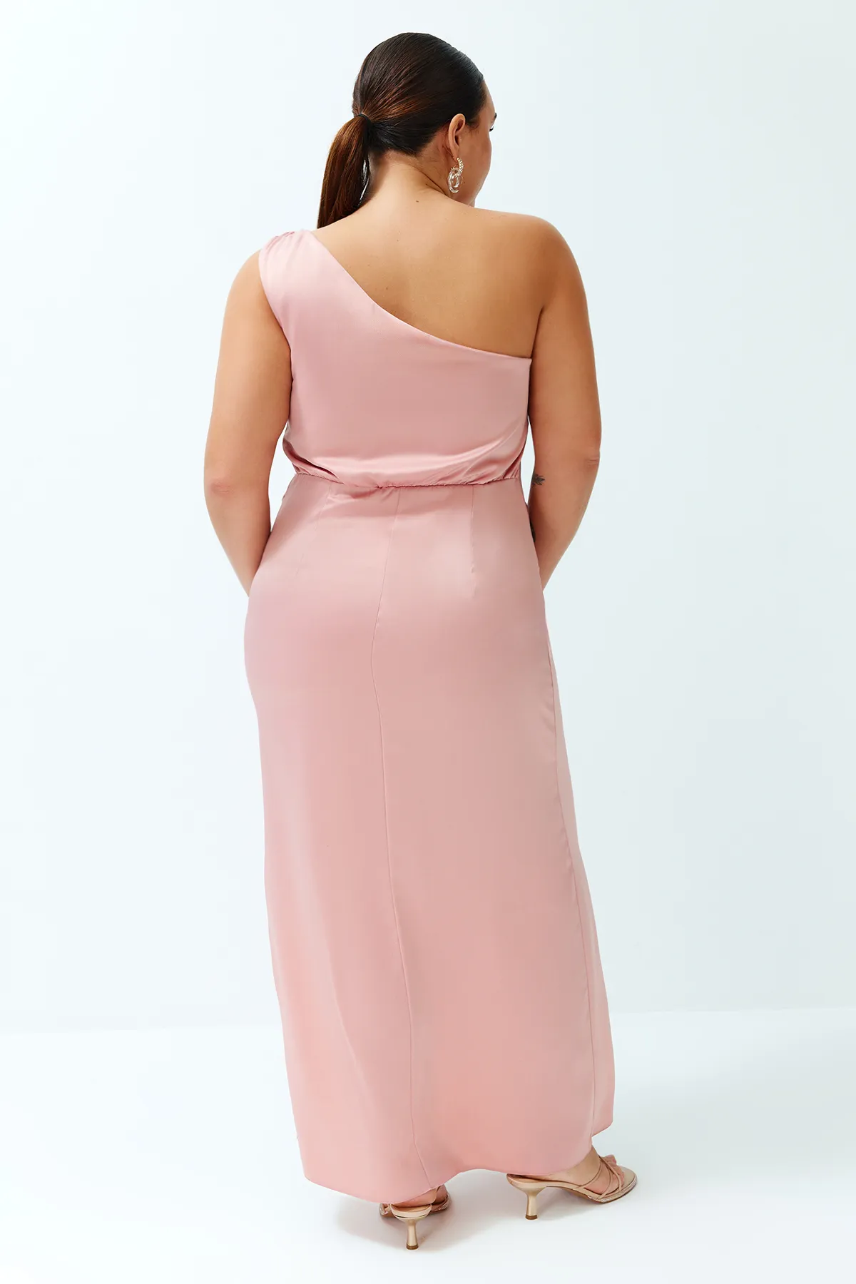 Trendyol Curve  Rosa gewebtes Satinkleid TBBSS24AH00113