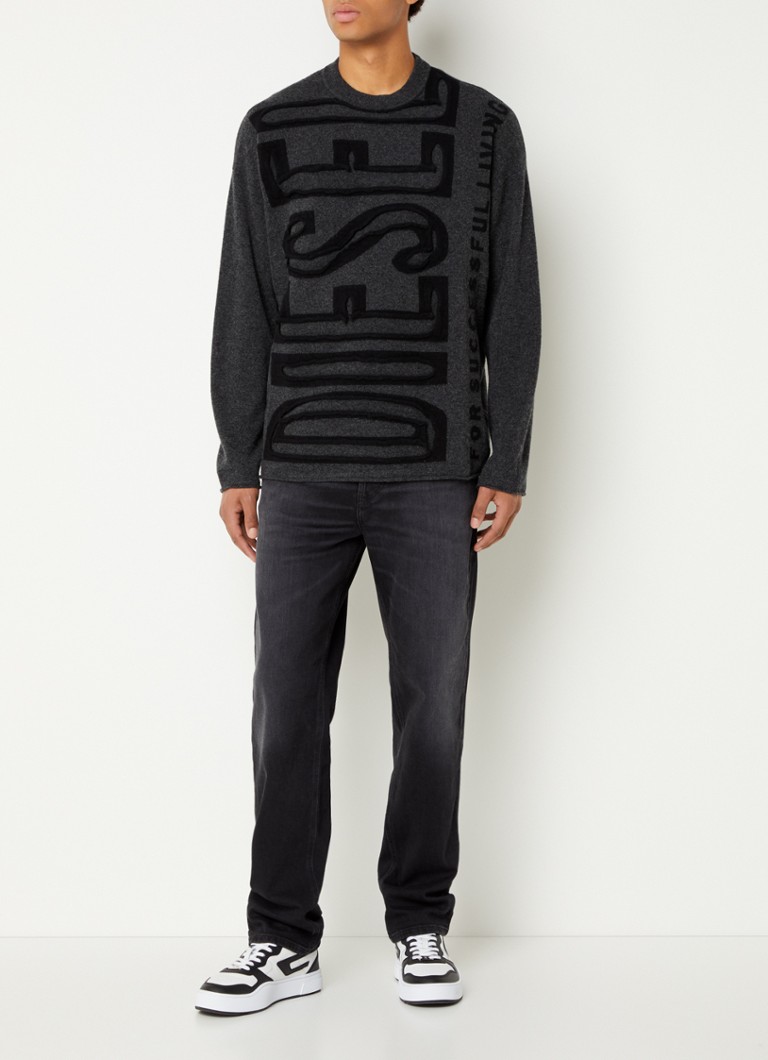 Maglione Diesel K-Floyd in lana pregiata con logo ricamato.