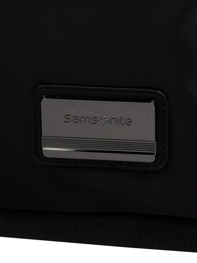 Rucksack mit USB-Anschluss in schwarz