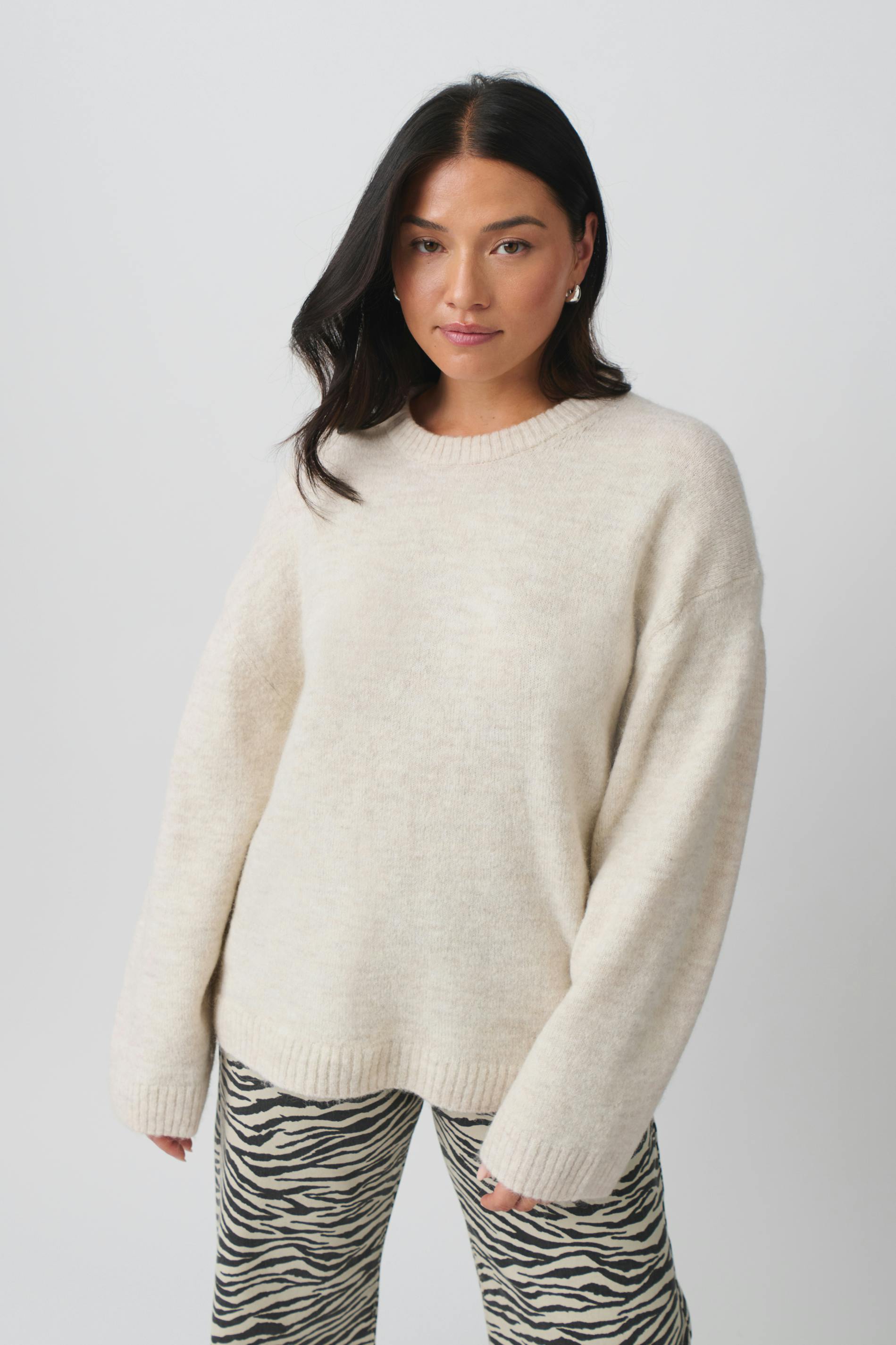 Crew neck knitted sweater