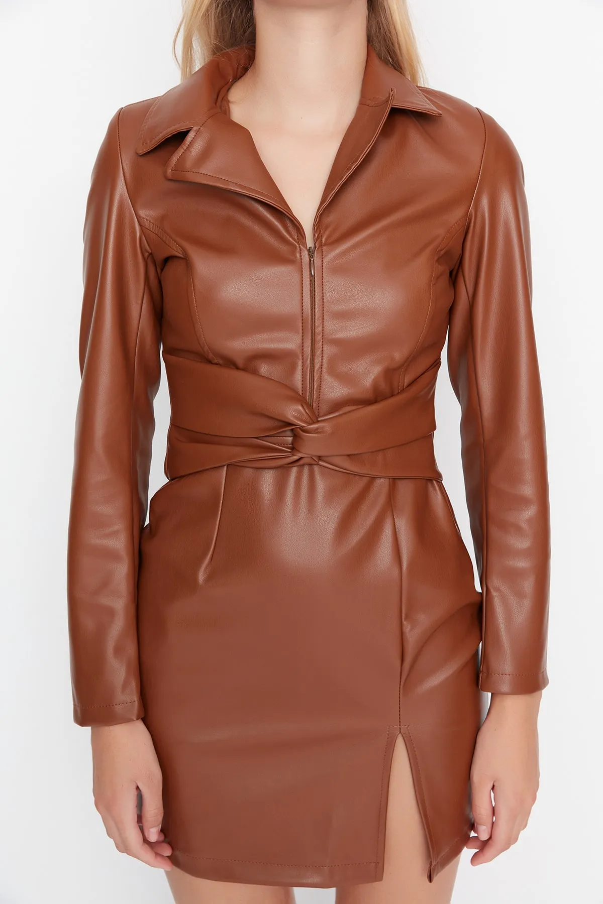 Trendyol Collection  Braunes gewebtes Kleid mit Schlitz TWOAW22EL0554