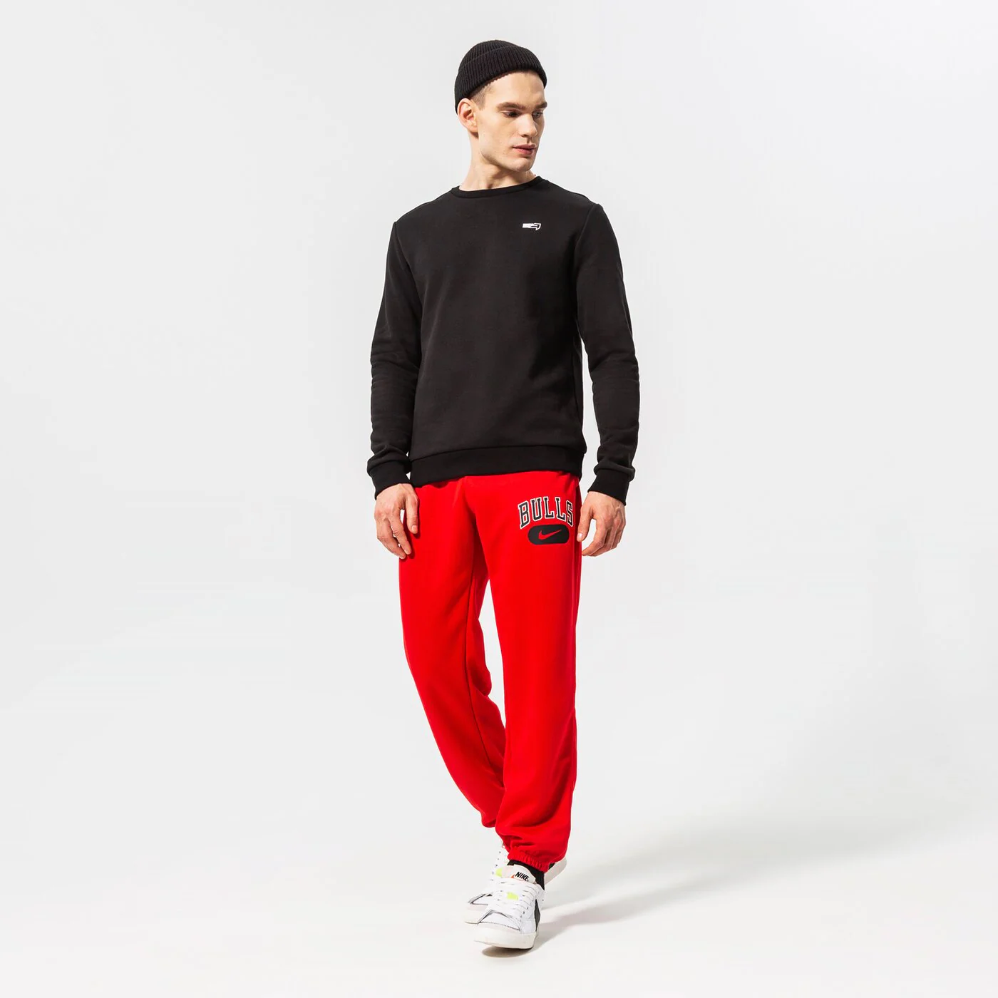 CONFRONT SWEATSHIRT ESSENTIAL CREW Schwarz