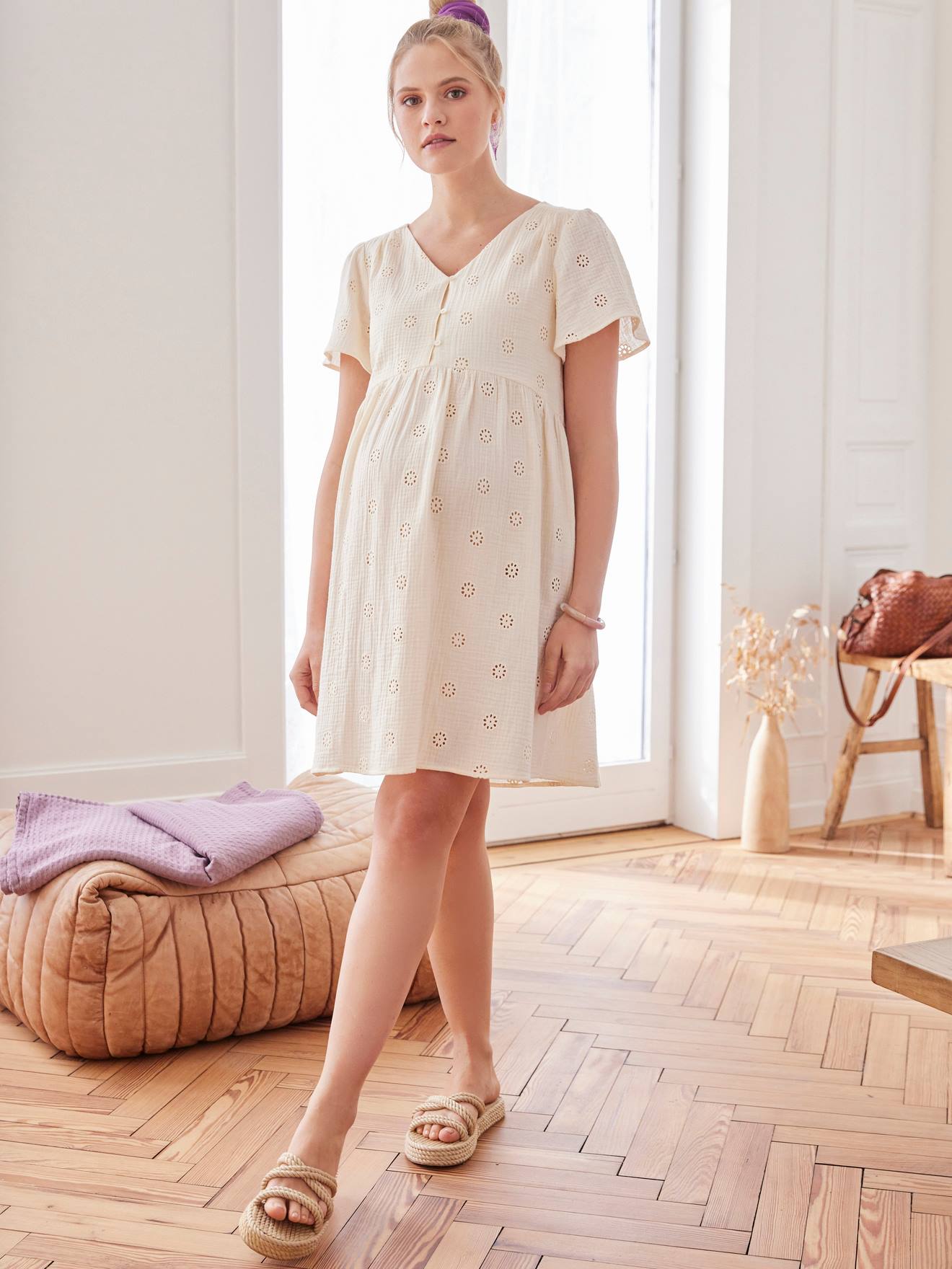 Robe gaze de coton brodé grossesse et allaitement écru
