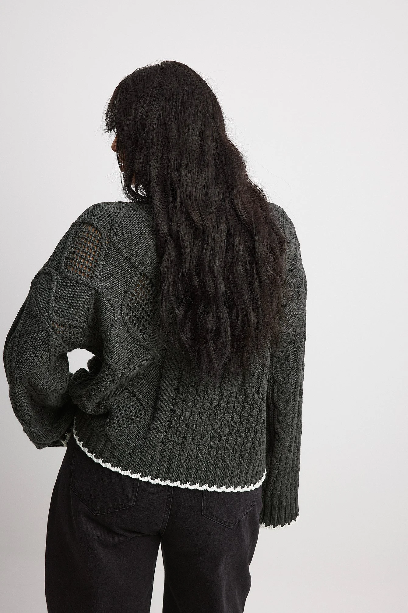 Strickpullover mit Zopfmuster