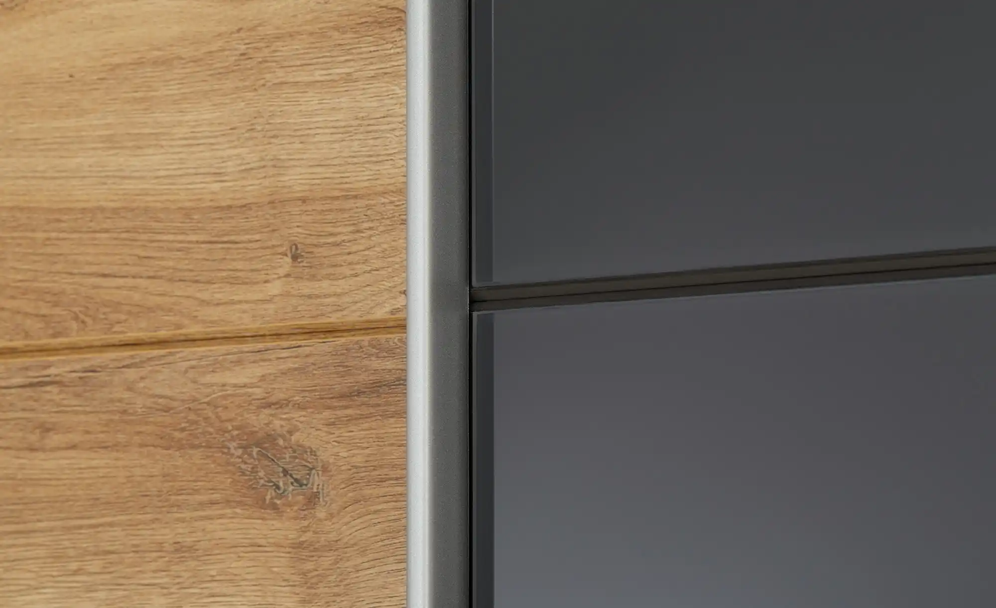 Schwebetürenschrank