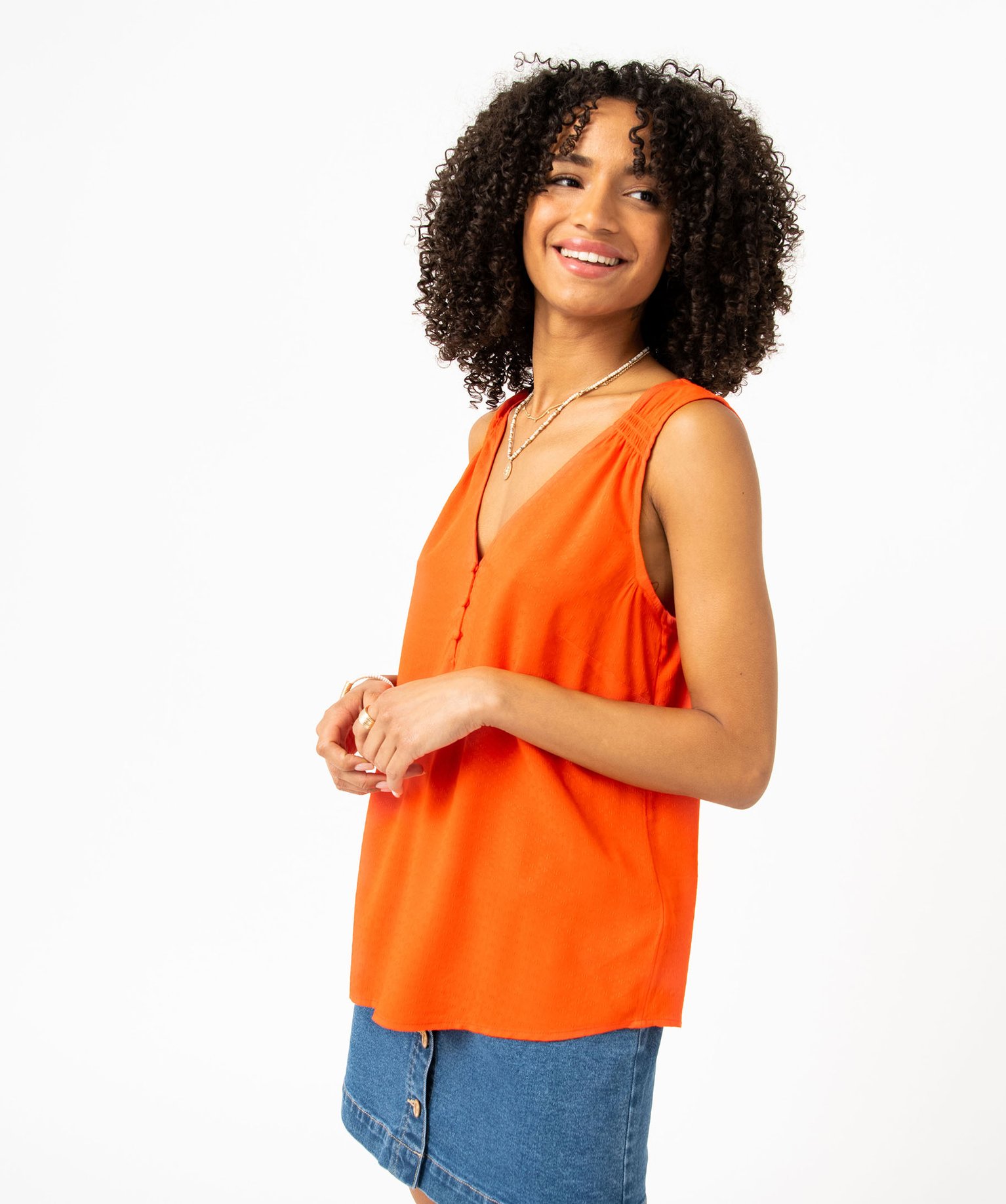 Blouse femme sans manches avec col V boutonné rouge | GEMO