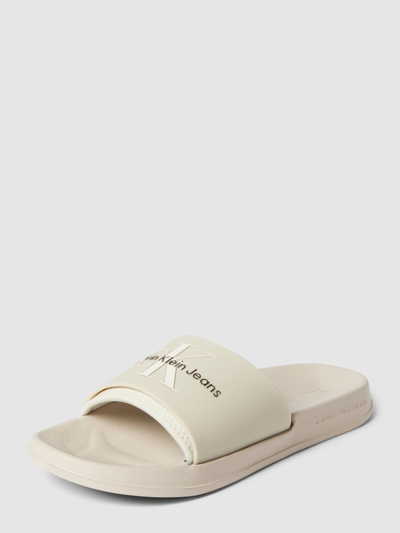 Slides mit Label-Print in beige
