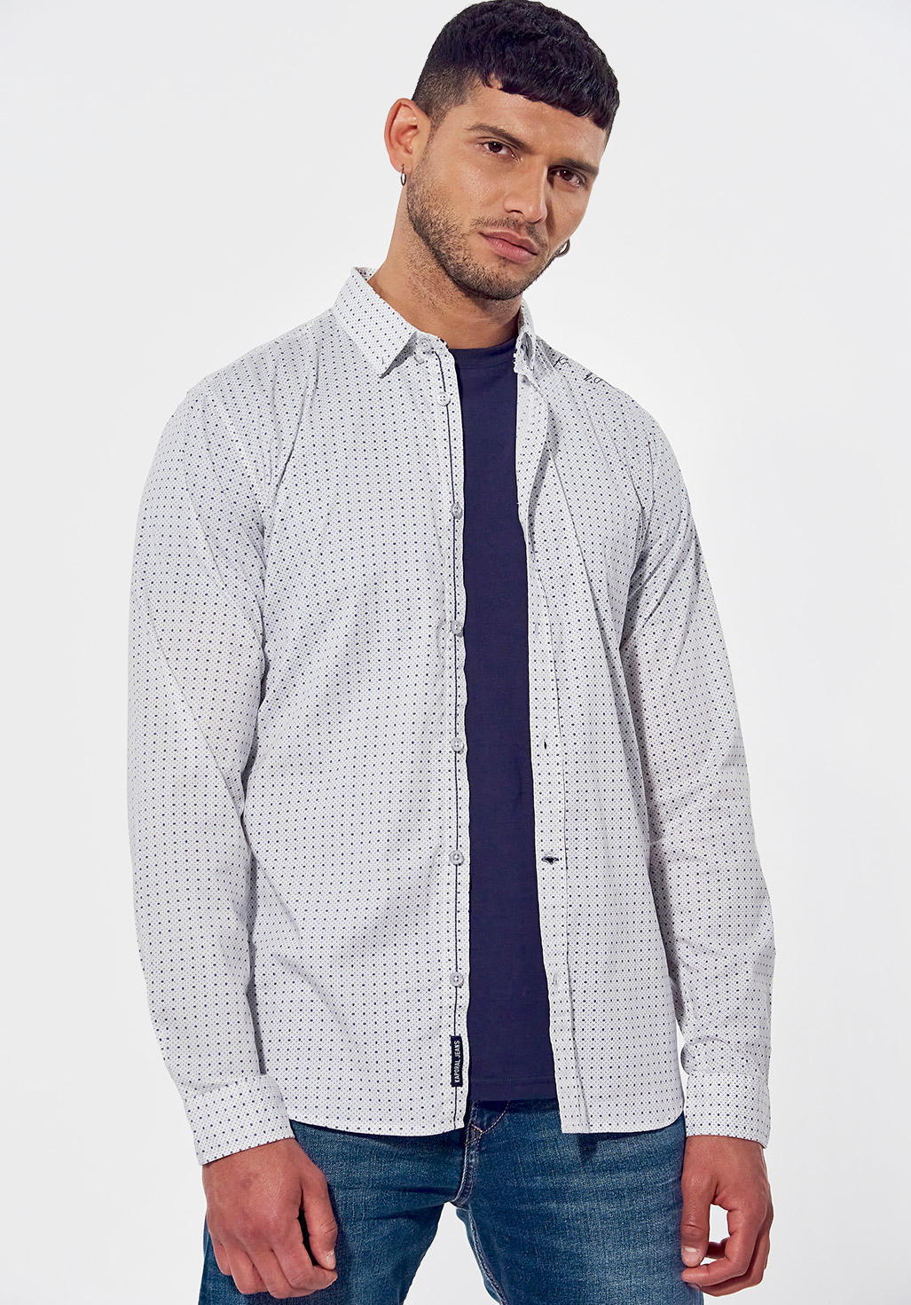 PREGO  Chemise cintrée blanche Homme imprimée à pois