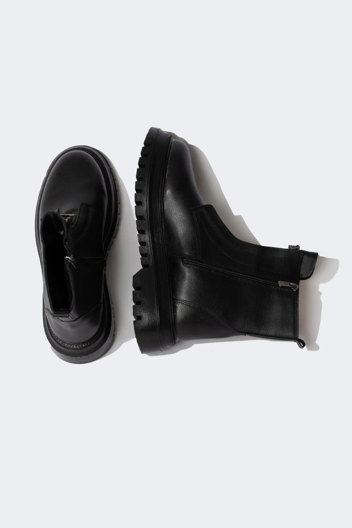 DeFacto  Damen-Winterstiefel aus Kunstleder mit Reißverschluss und dicker Sohle
