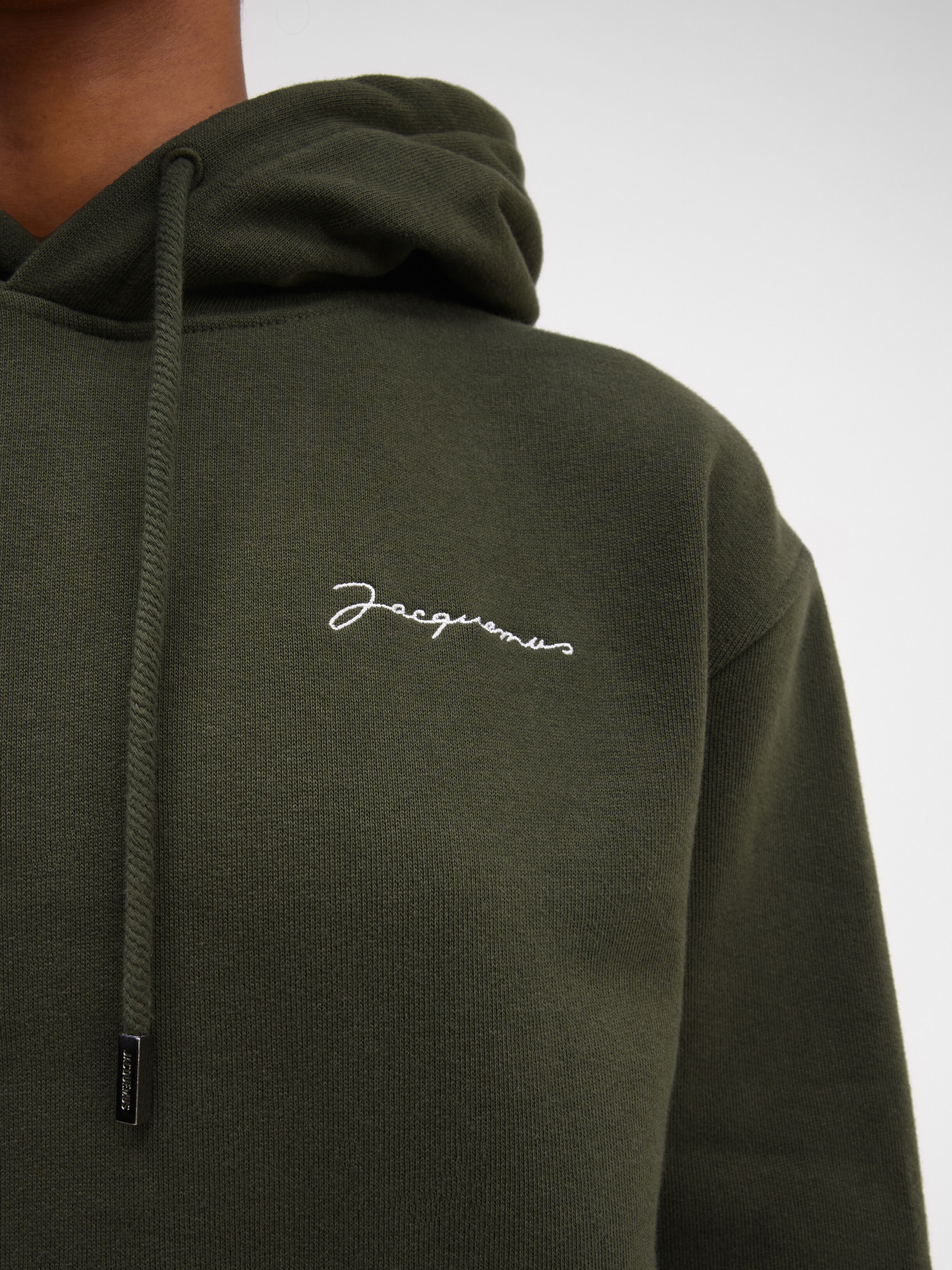 Le sweatshirt brodé