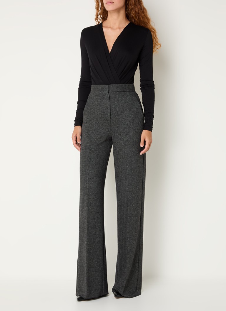 Pantaloni MaxMara cu talie înaltă și croială largă, confecționați din amestec de lână angora.