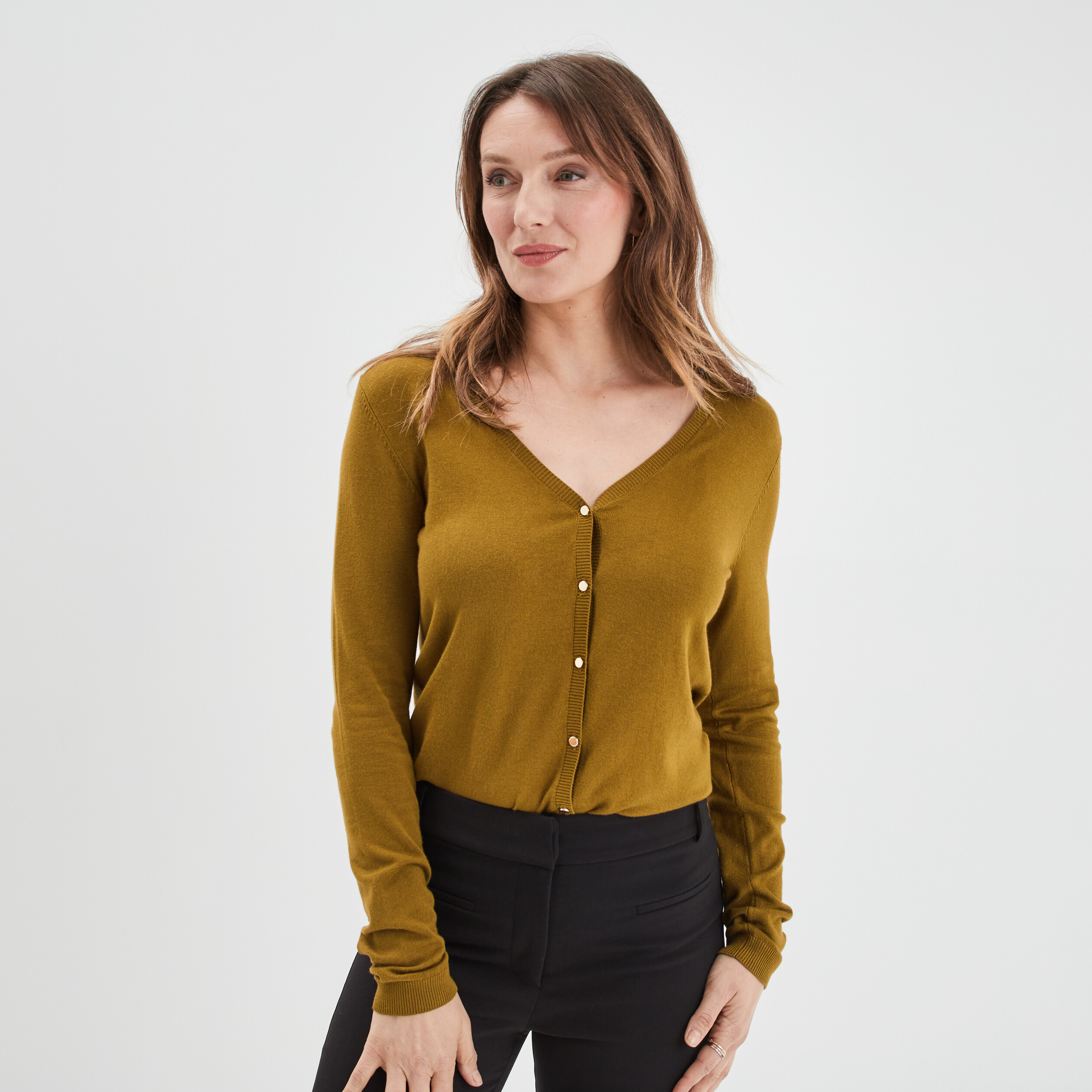 Gilet boutonné avec col en V vert olive femme | La Halle