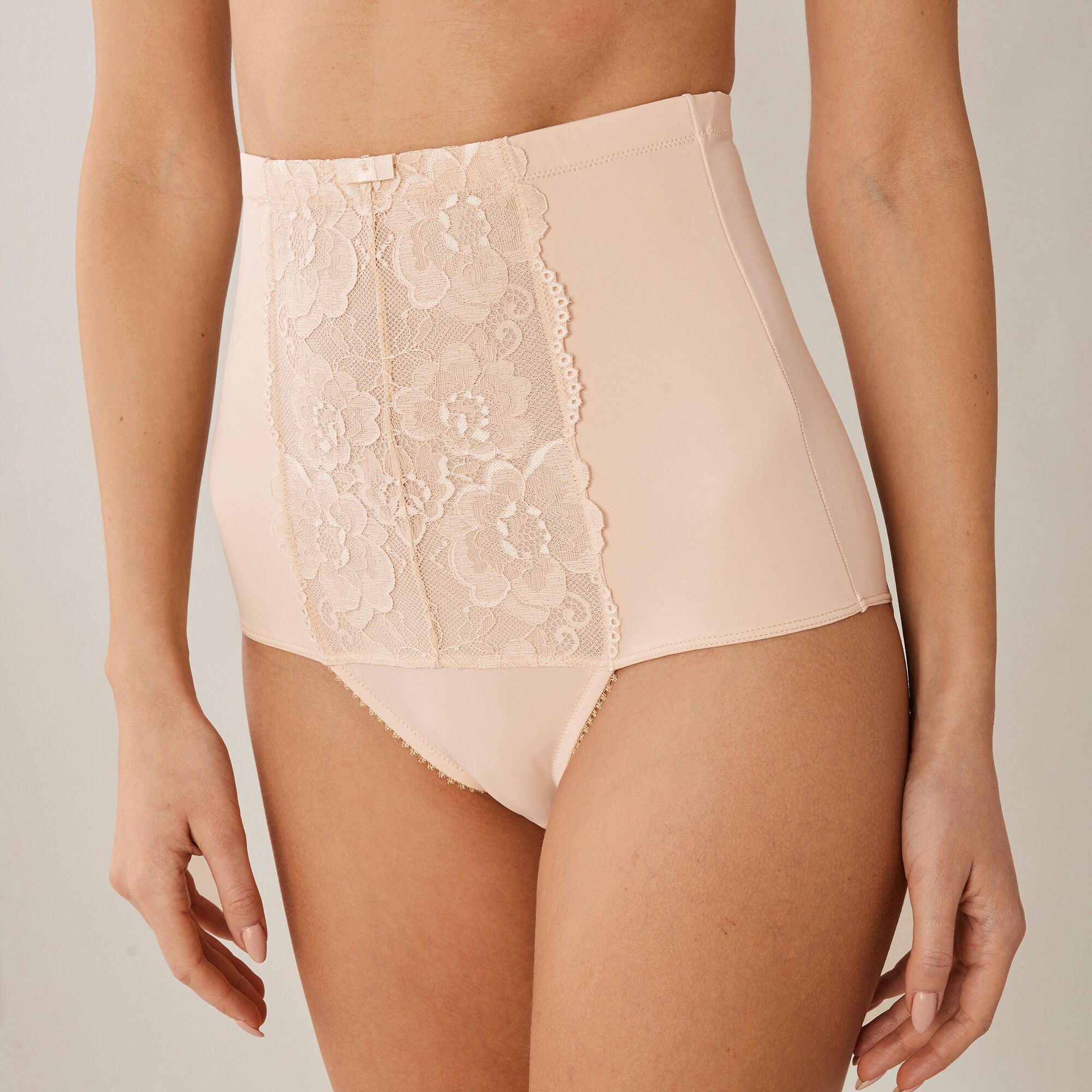 Gaine serre-taille dentelle amincissante