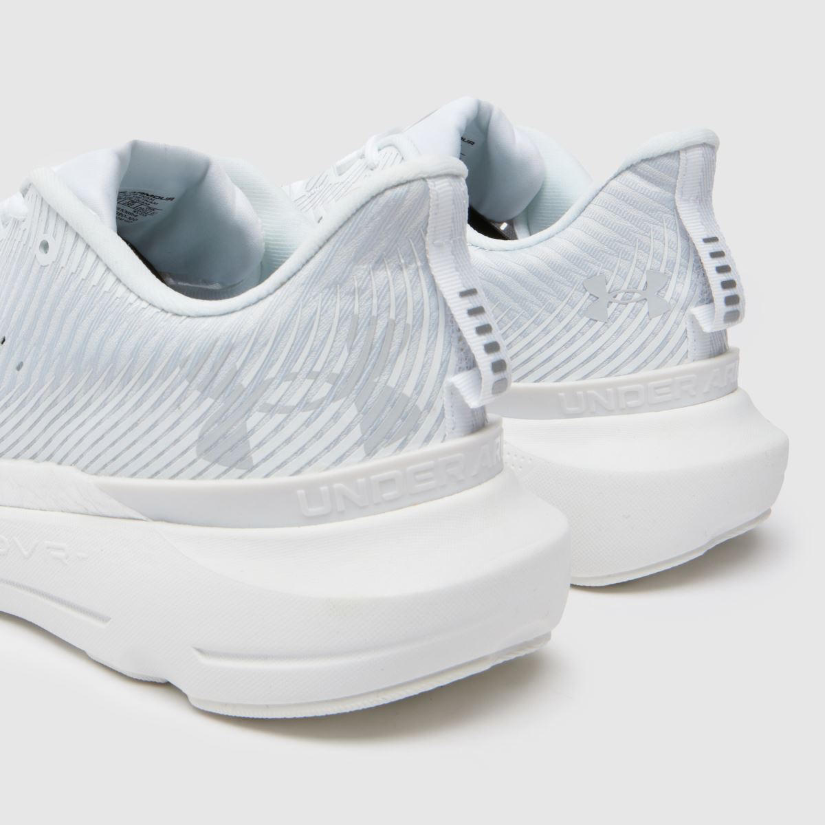 Under Armour infinite pro cipők fehér és szürke színben