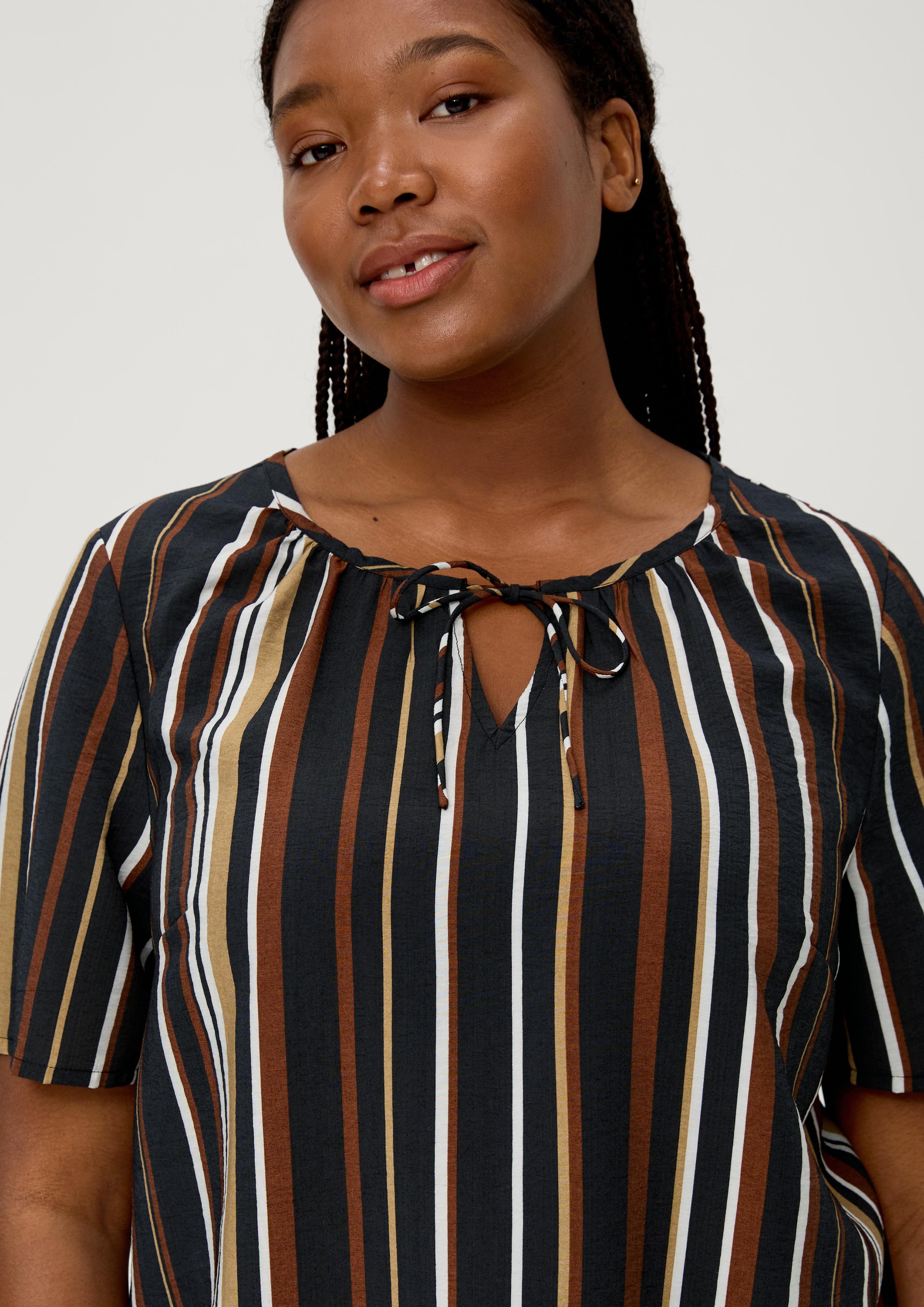 Ausgestellte Bluse aus Viskosemix  2131363-87G7