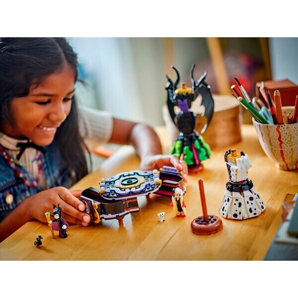 LEGO Disney 43262 The Dresses of Maleficent and Cruella de Vil