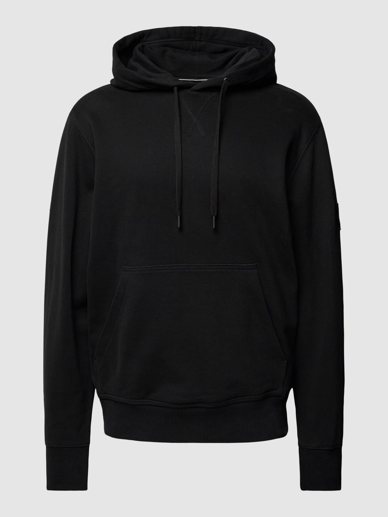Hoodie mit Label-Patch in schwarz