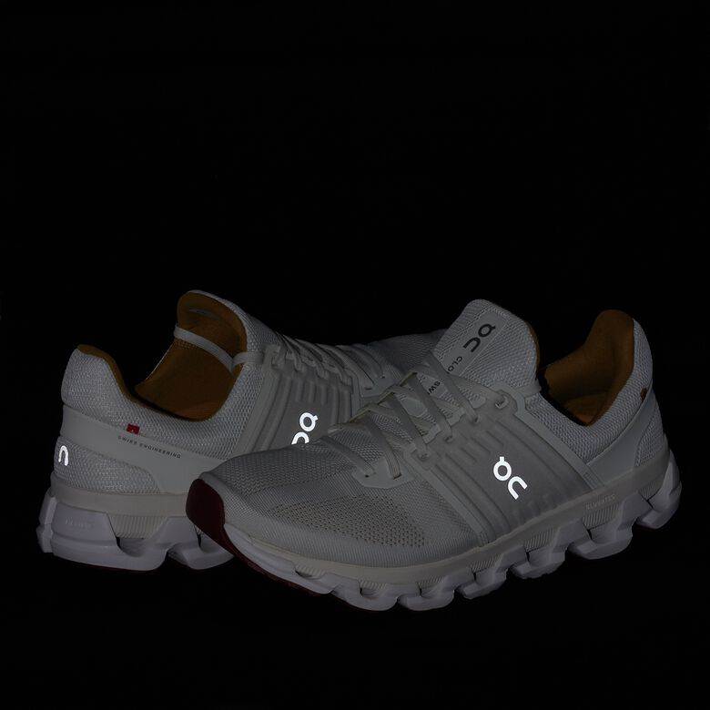 ON Cloudswift Suma undyed-white/ivory