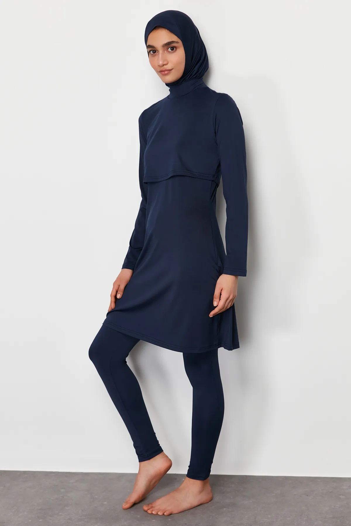 Trendyol Modest  Marineblaues Beachwear-Badeanzug-Set mit vollständiger Abdeckung, dreiteilig, TCTSS24CF00005
