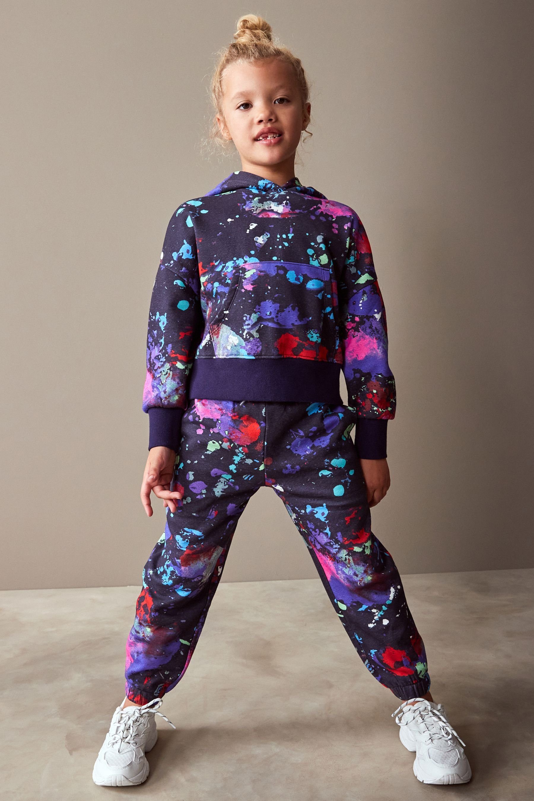 Next Jogginghose Oversized Fit Jogginghose im Stil der 90er-Jahre (1-tlg)