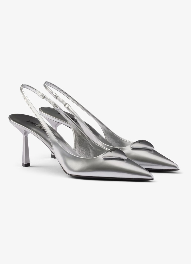 Prada nahkainen olkalaukku metallinhohtoisella viimeistelyllä