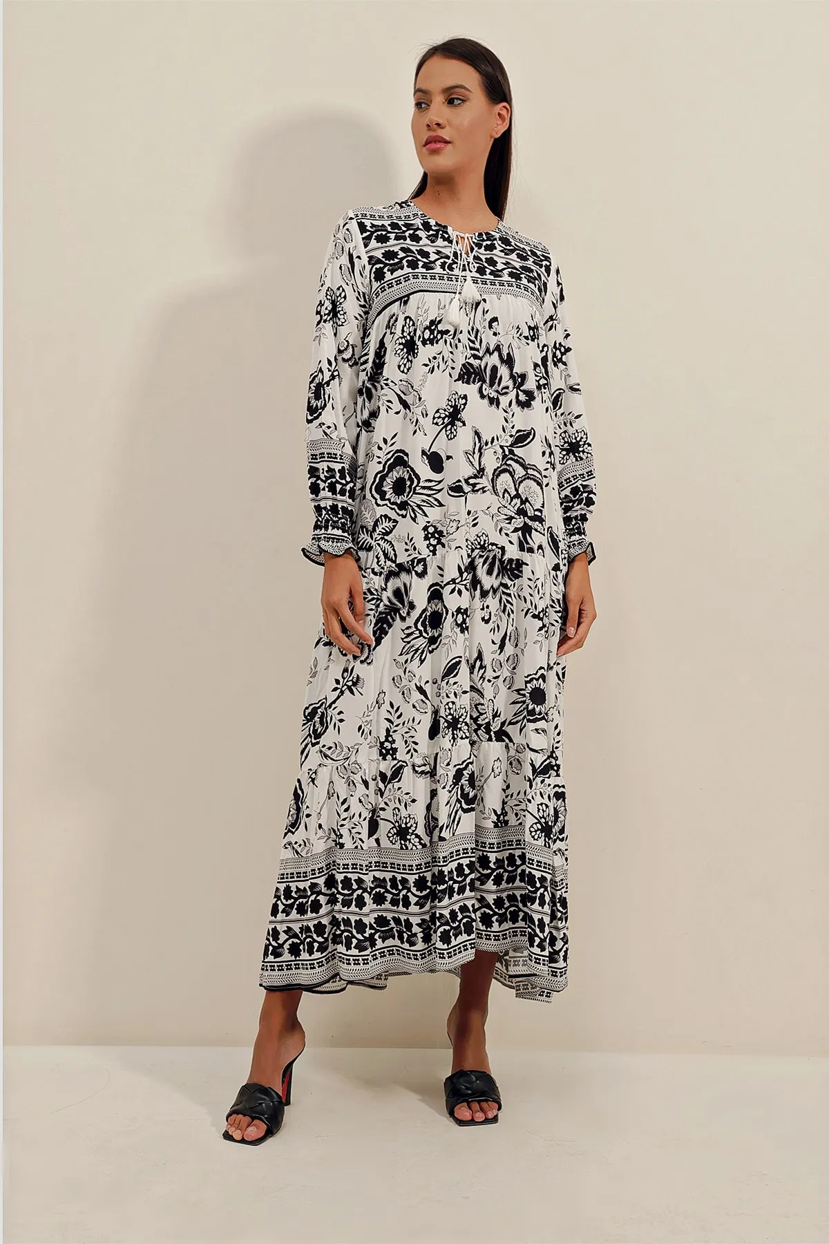 Bigdart  1947 Gemustertes langes Kleid – G. Schwarz