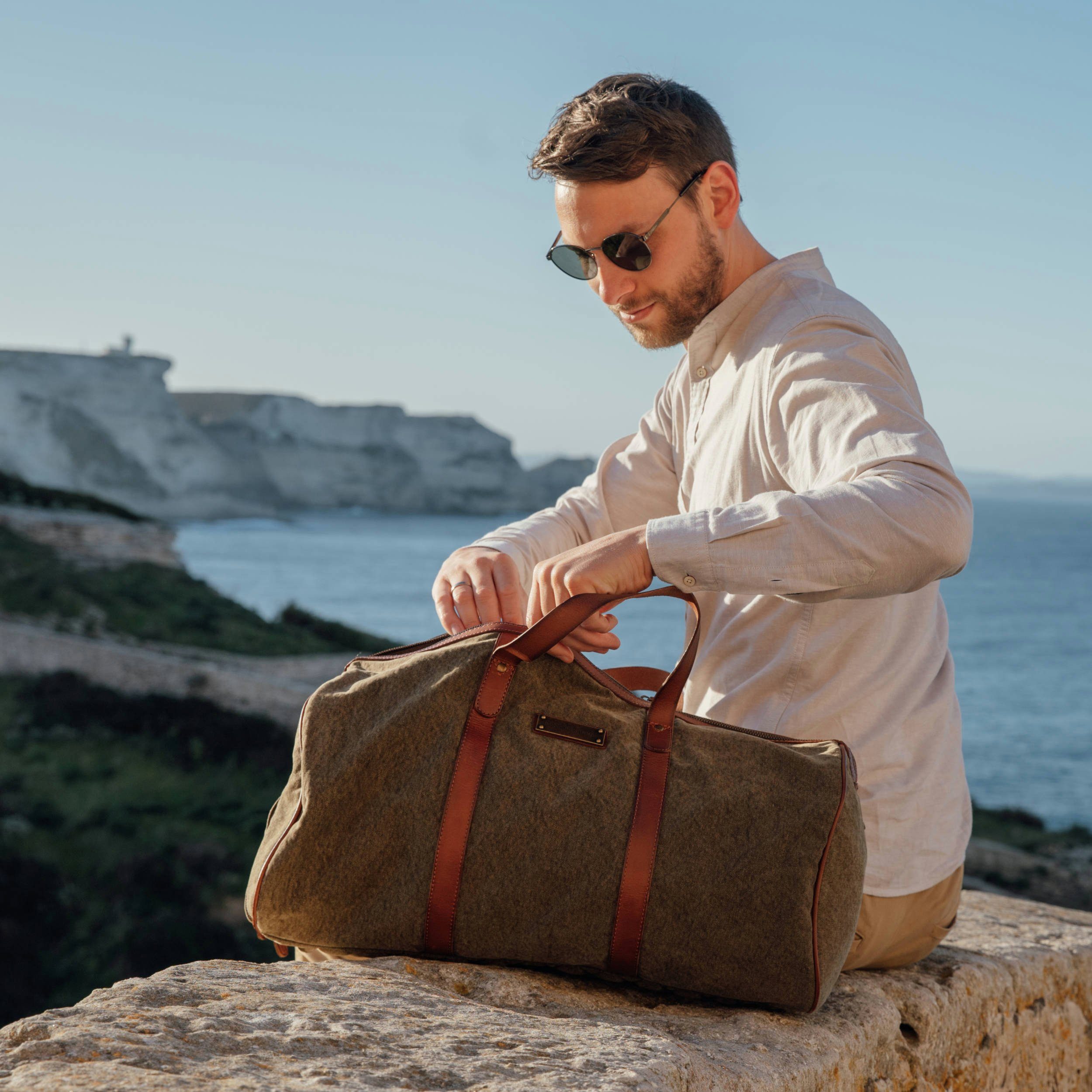DRAKENSBERG Reisetasche Weekender Toby Oliv-Grün, Sporttasche mit Schuhfach für Damen und Herren, Canvas und Büffelleder