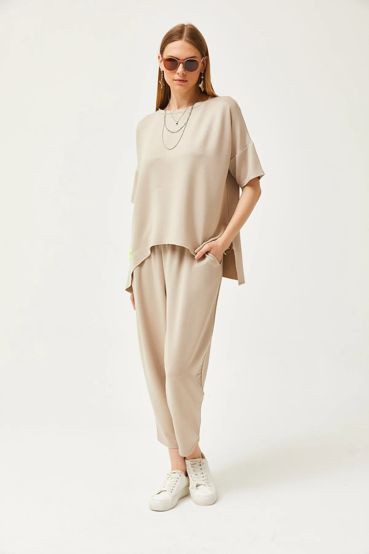 Olalook  Asymmetrische Bluse für Damen in Steinoptik, weiches, strukturiertes Unterteil und Oberteil, Kristallanzug TKM-19000269
