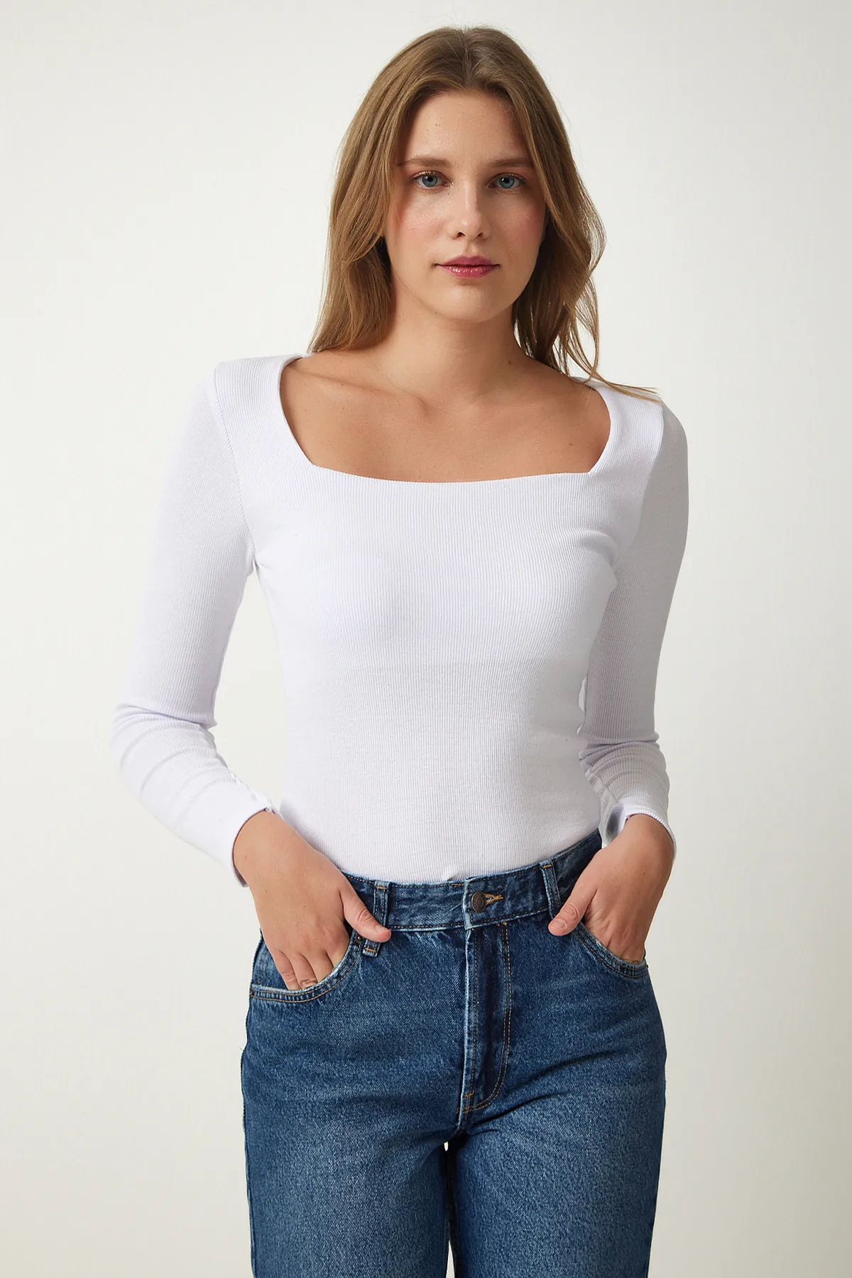 Happiness İstanbul  Weiße schnurgebundene Strickbluse mit quadratischem Ausschnitt für Damen GT00052