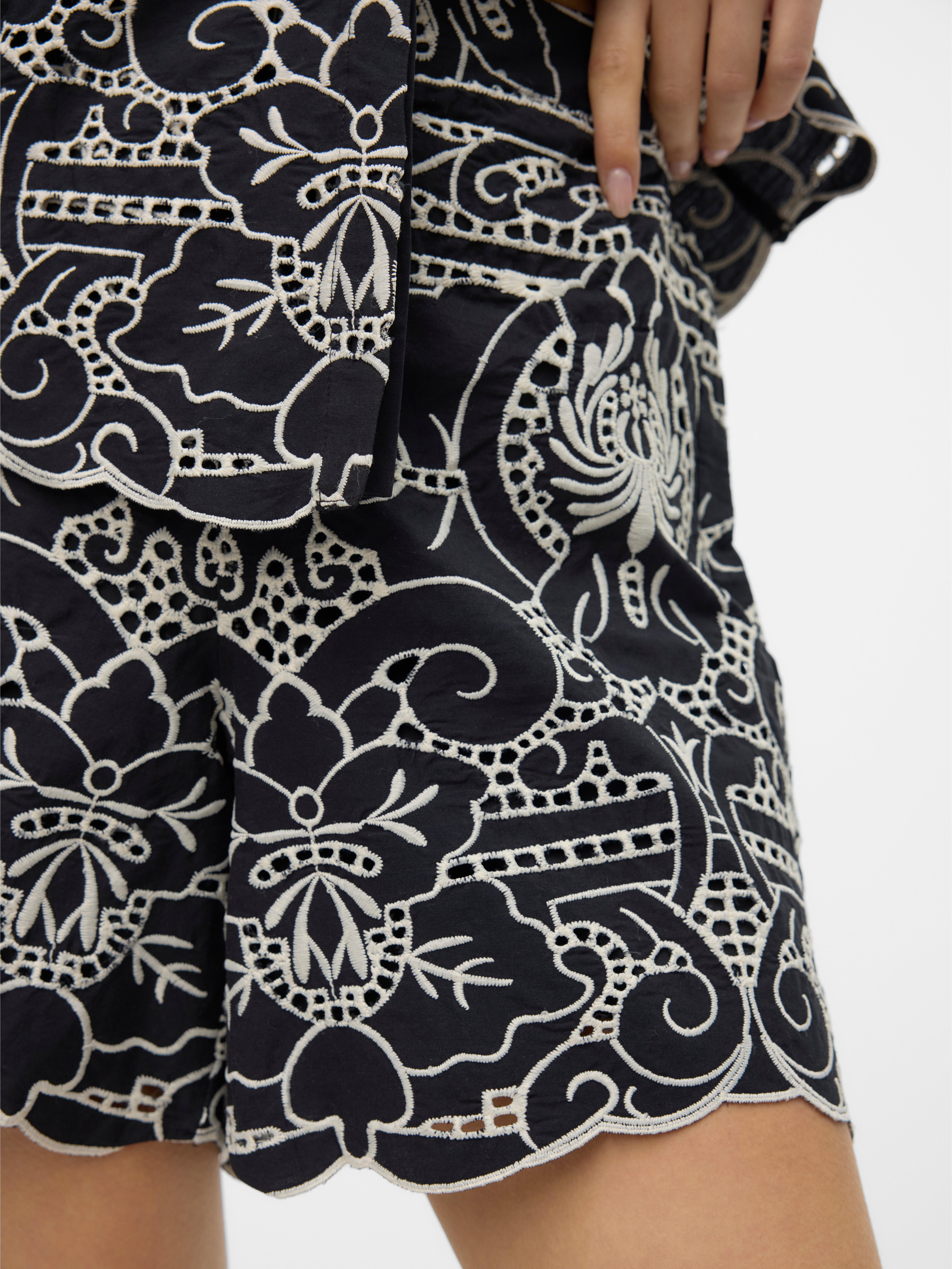 VMBLOND Shorts