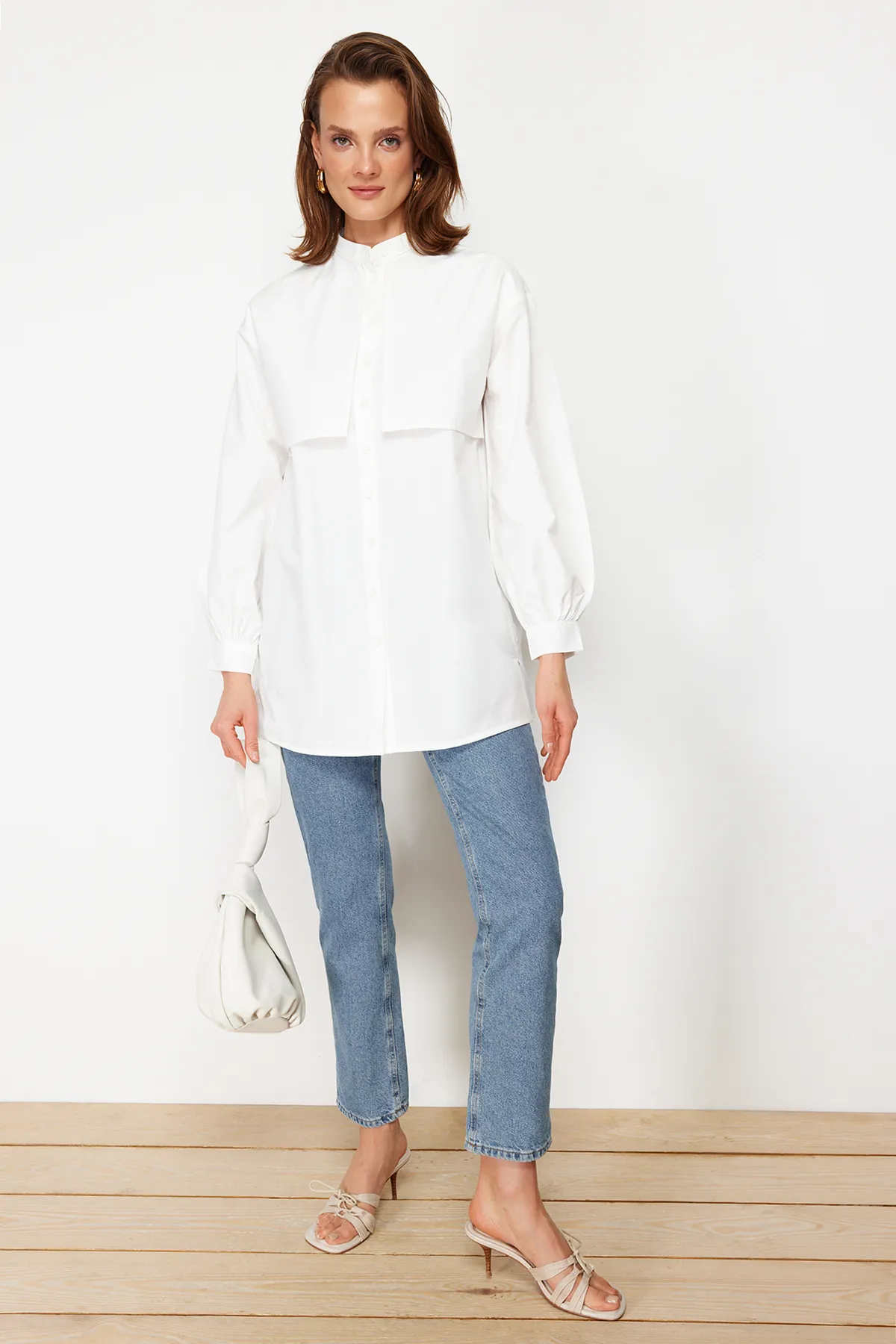 Trendyol Modest  Cremefarbenes gewebtes Baumwollhemd TCTSS23TG00030