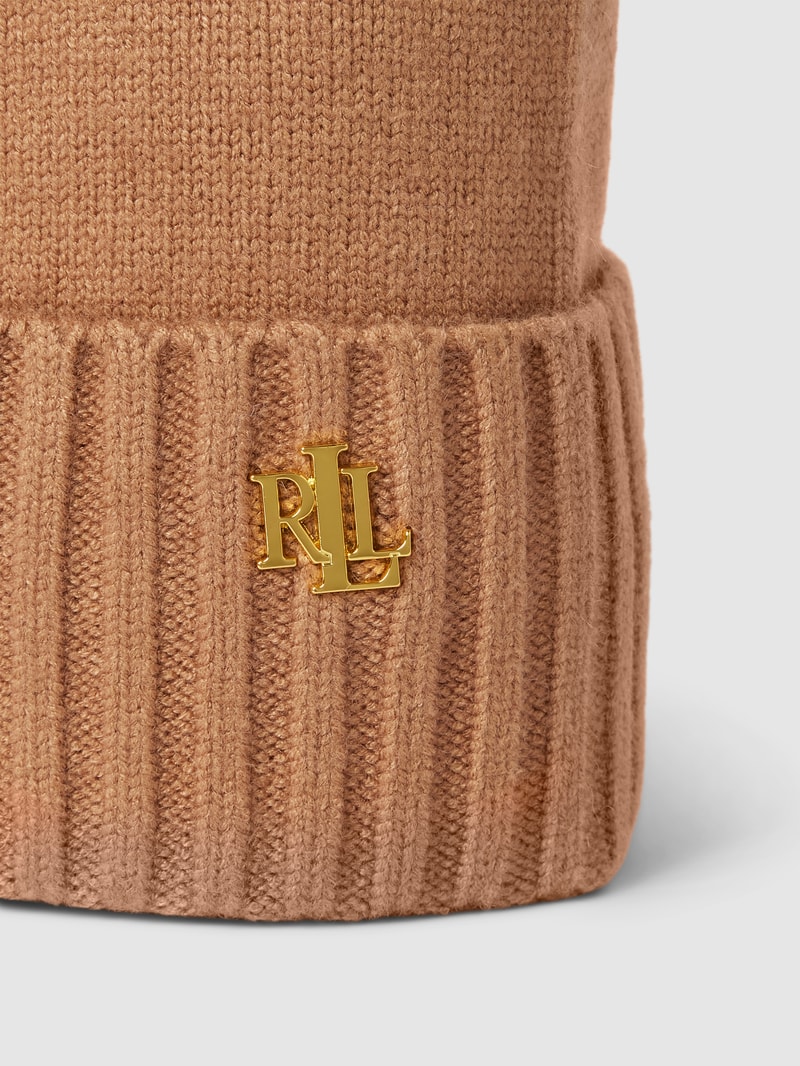 Beanie mit Label-Detail in camel