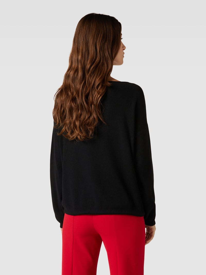 Strickpullover mit U-Boot-Ausschnitt in schwarz