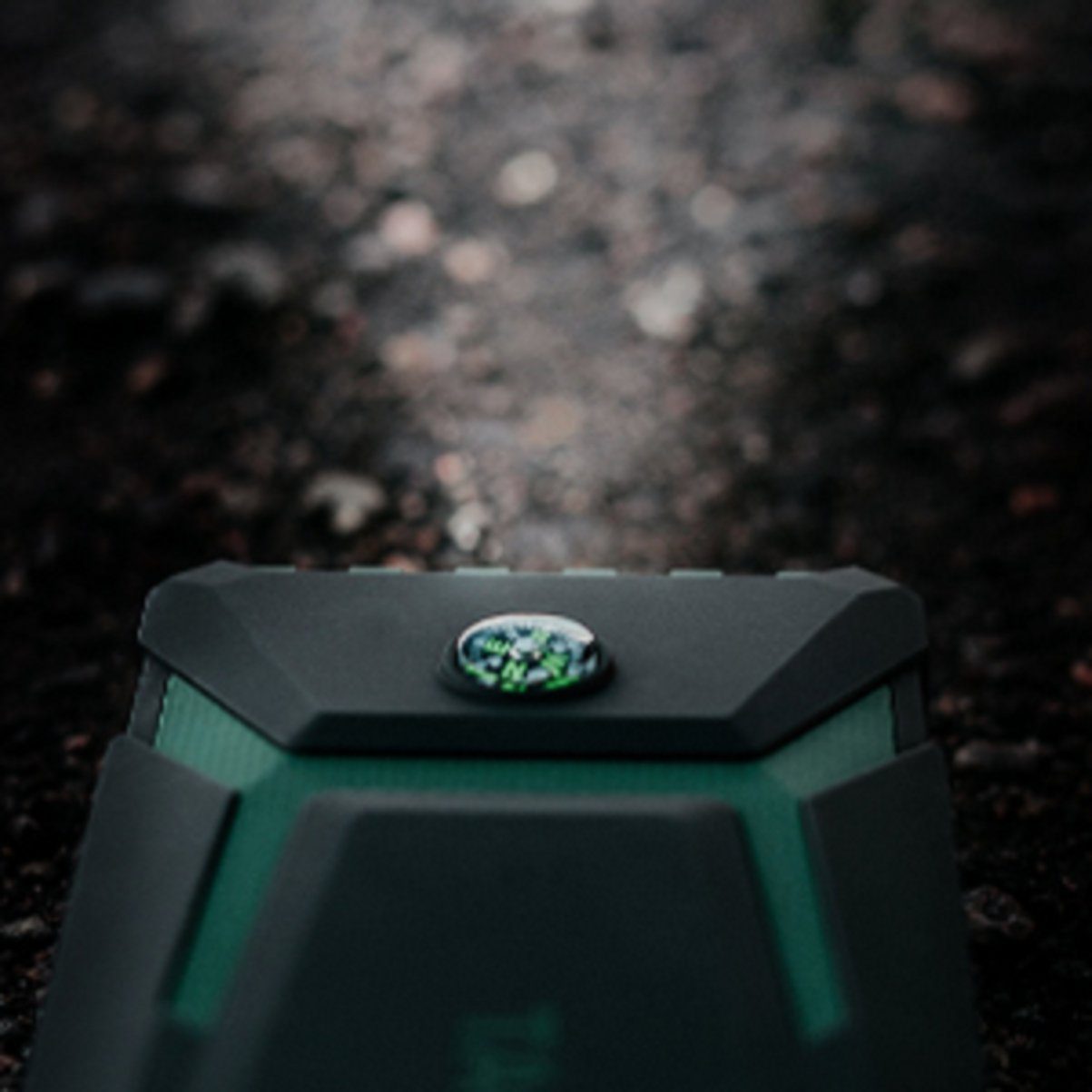 TACKLIFE Starthilfegerät, Auto Batterieladegeräte 18000mAh/800A 2 USB Ladebuchsen