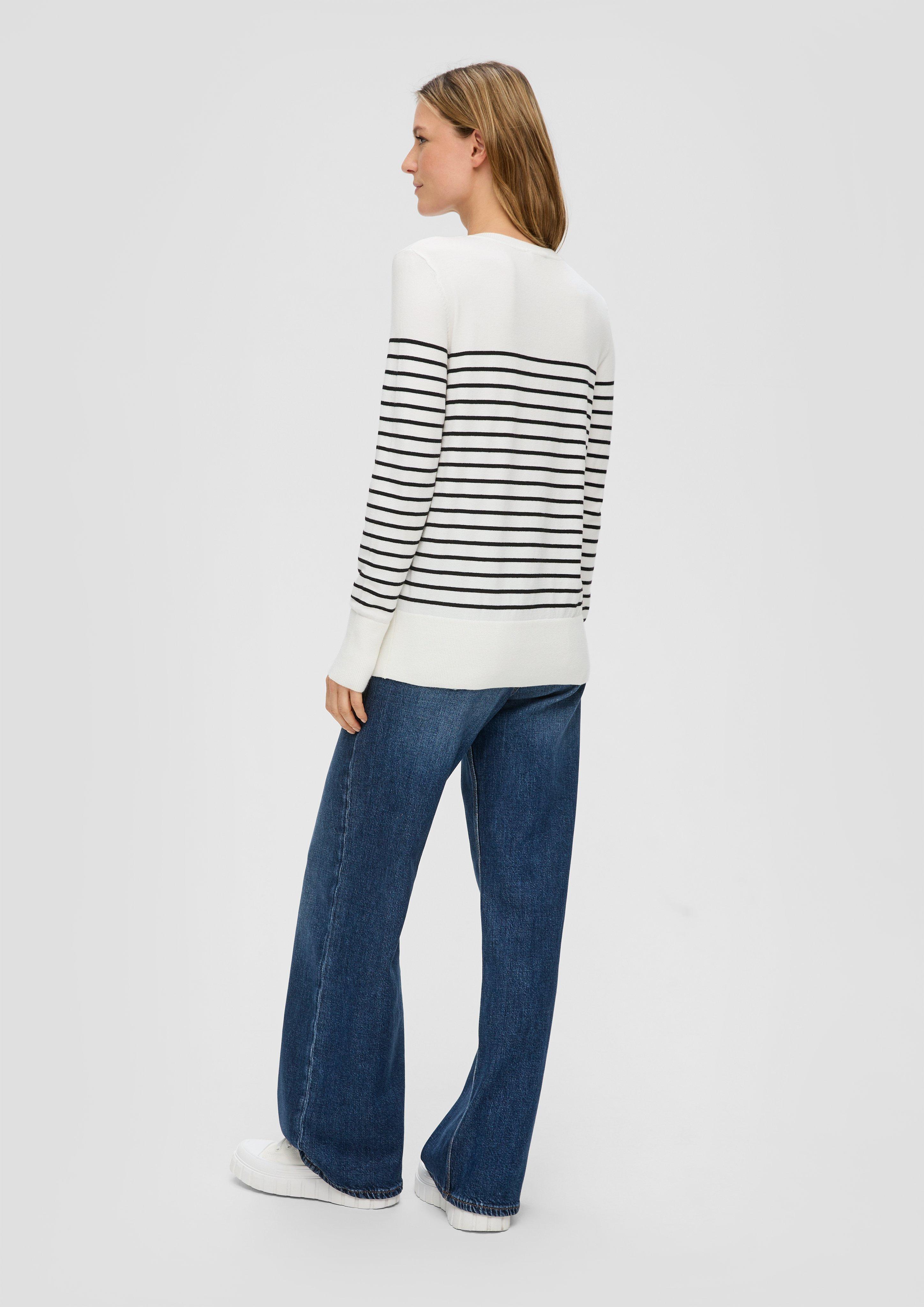Ringelpullover mit kleiner Stickerei  2141234-99G3
