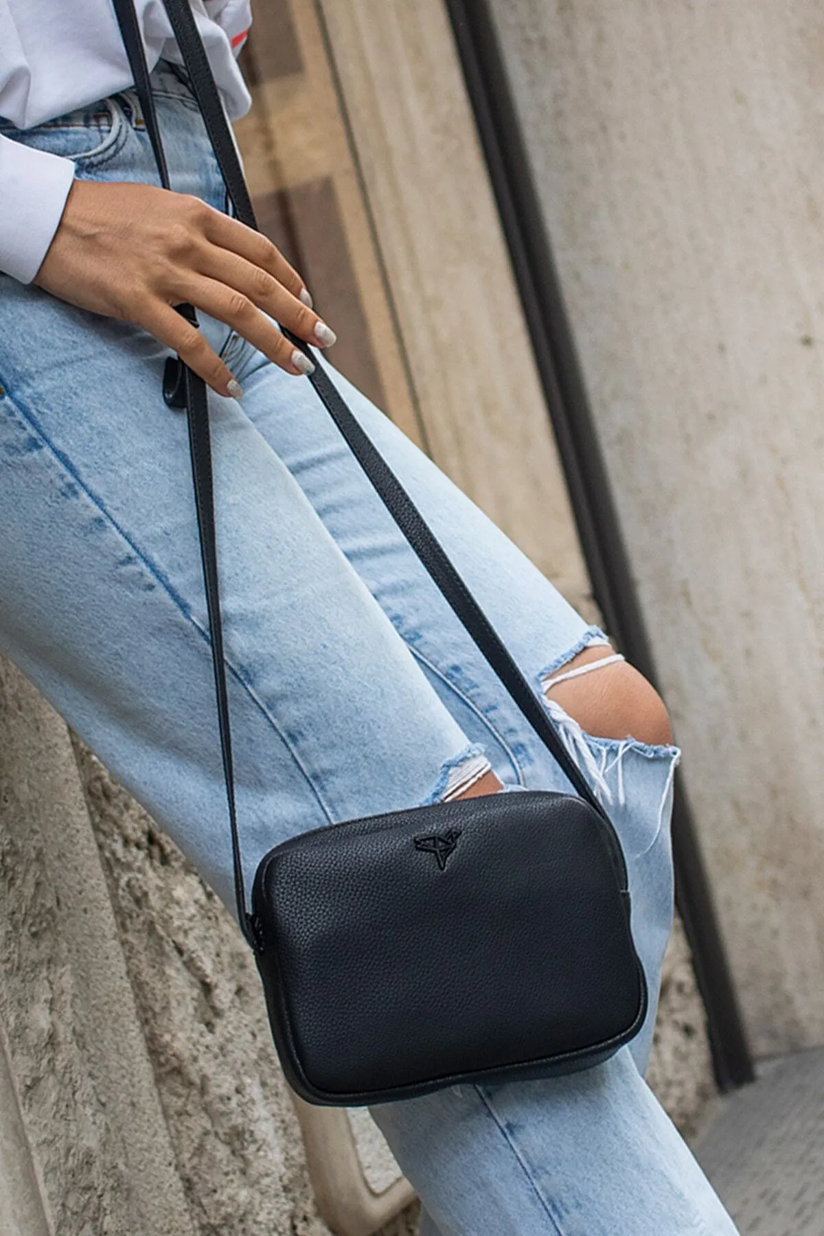 Garbalia  Liberty Black Damen-Minitasche mit Reißverschluss, verstellbarem Schultergurt mit Kreuzgriff