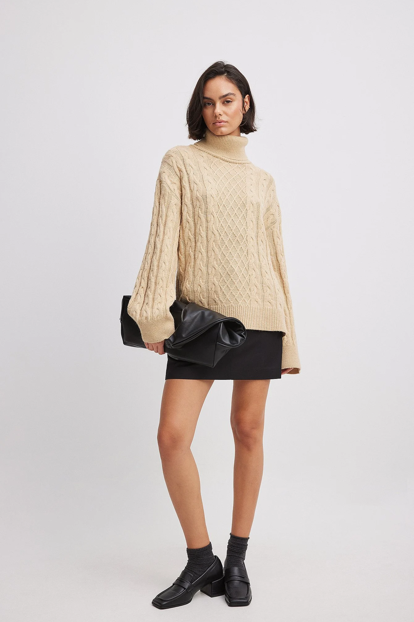 Strickpullover mit Rollkragen und Zopfmuster