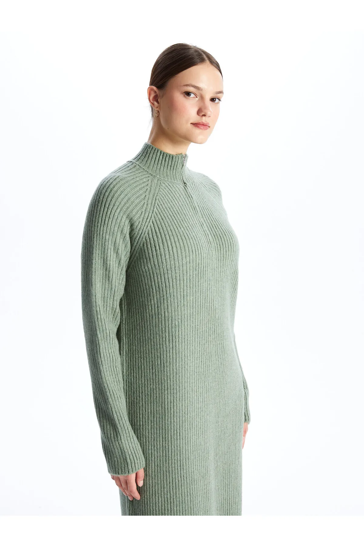 LC Waikiki  Einfarbiges, langärmliges Damen-Strickkleid mit hohem Kragen