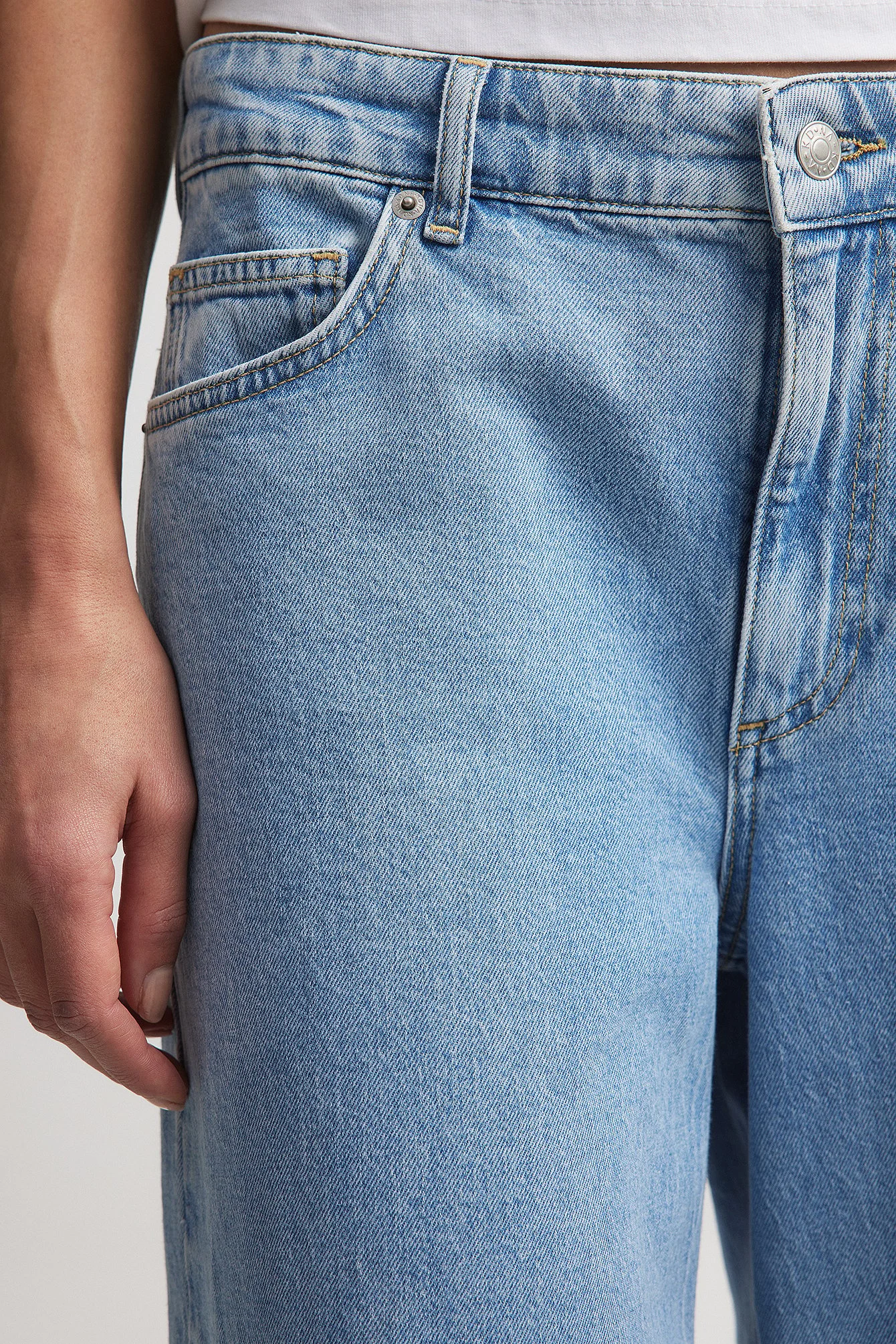 Weite Jeans mit niedriger Taille